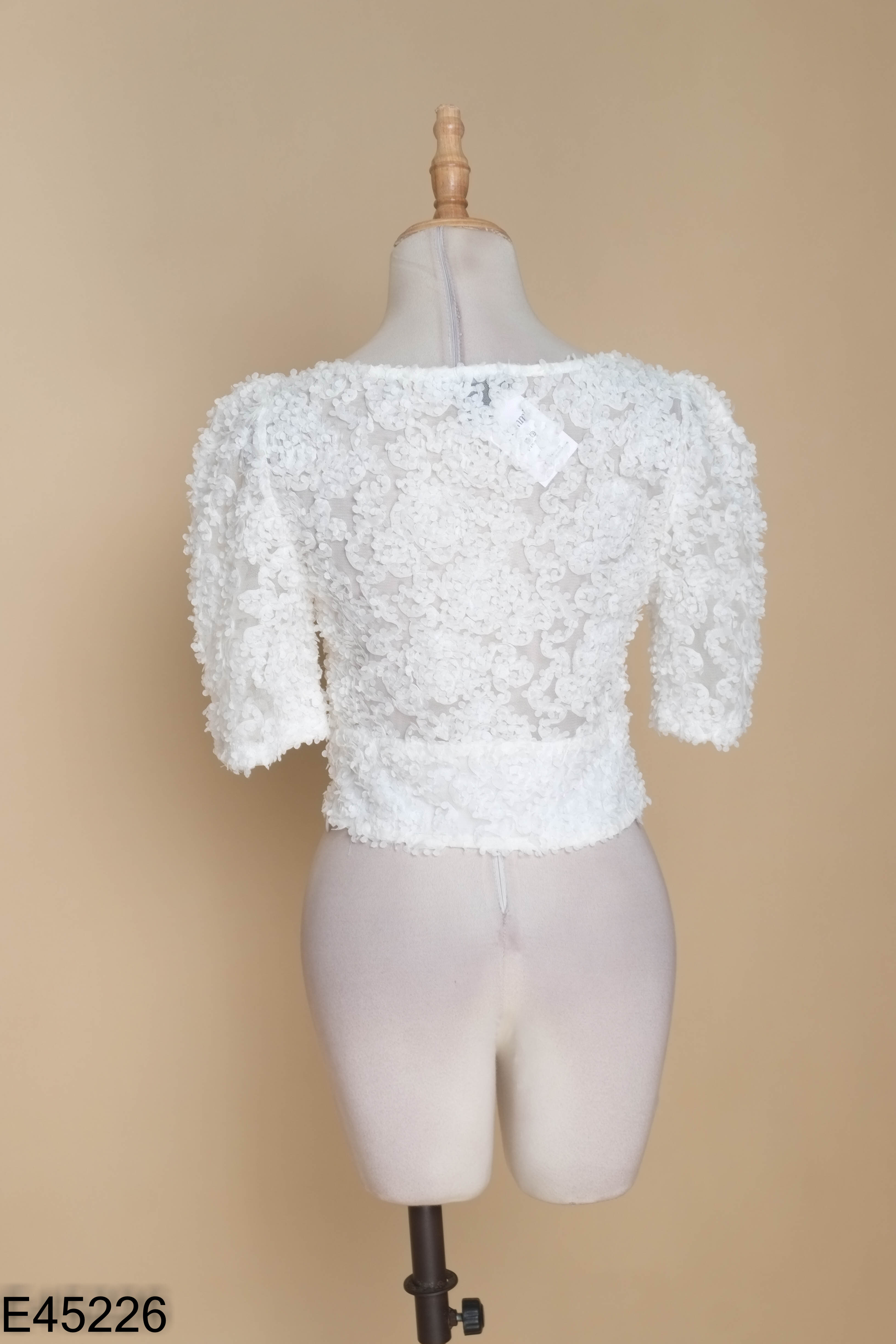 Áo trắng NEW LOOK cổ vuông