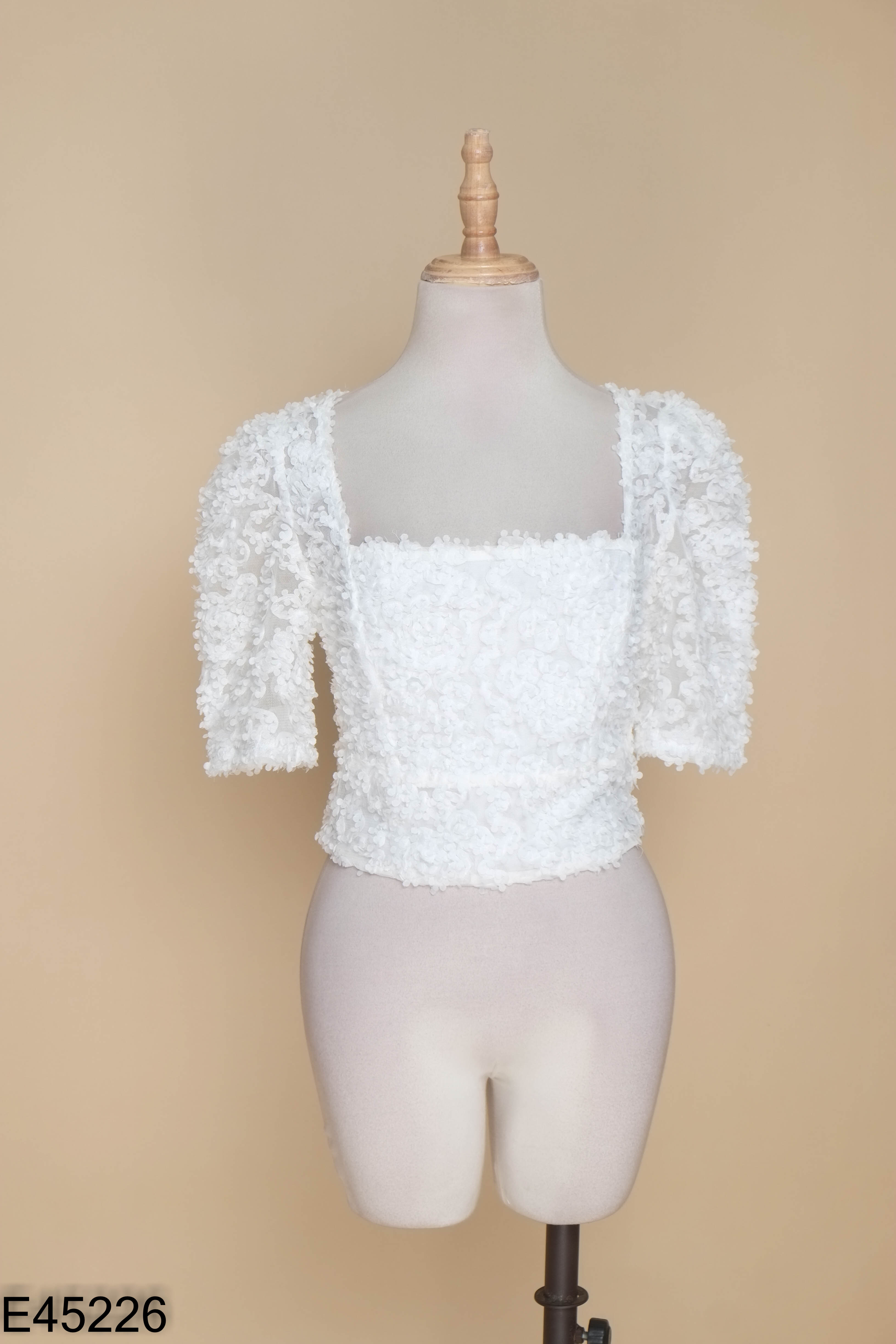 Áo trắng NEW LOOK cổ vuông