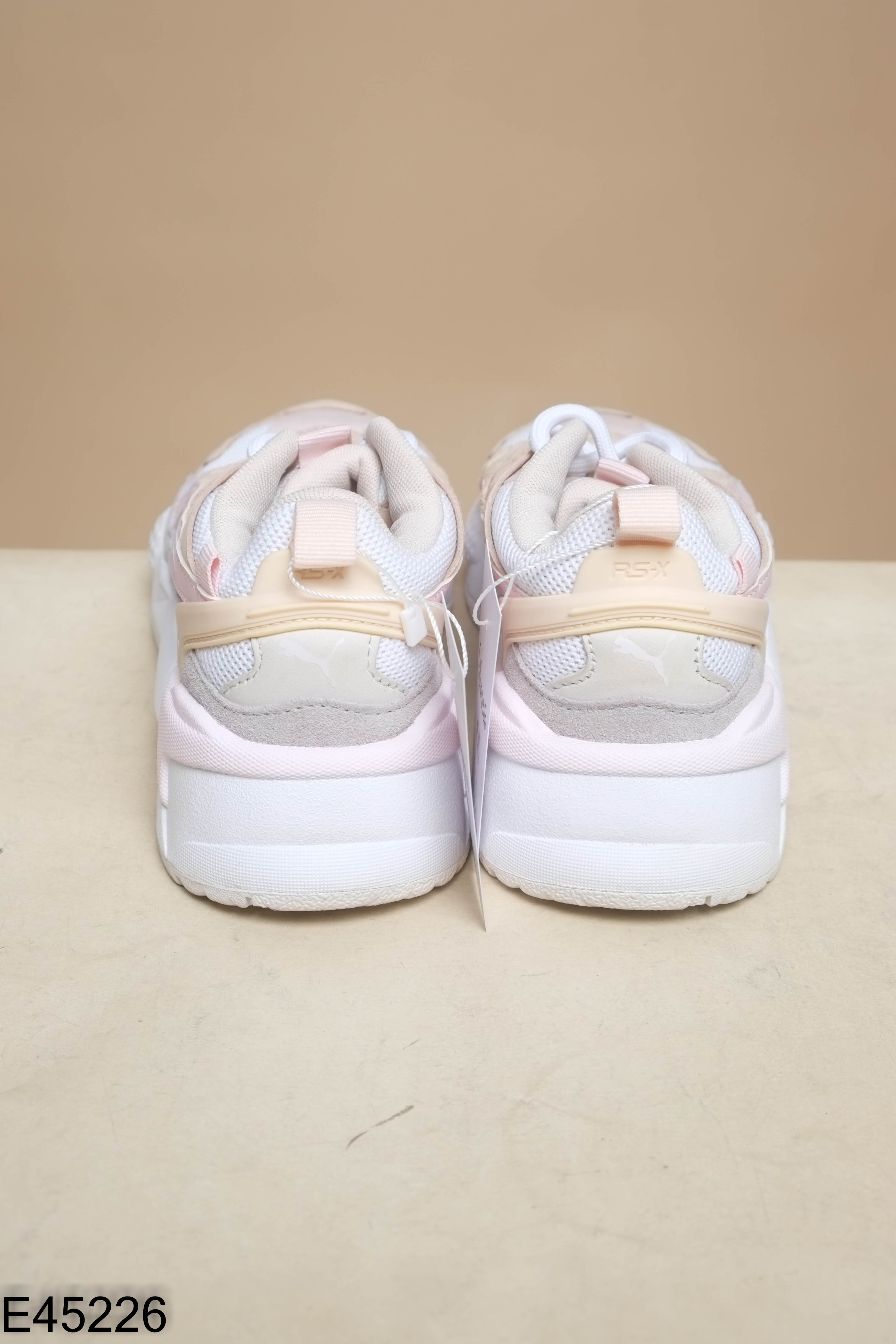 Giày thể thao PUMA be phối hồng