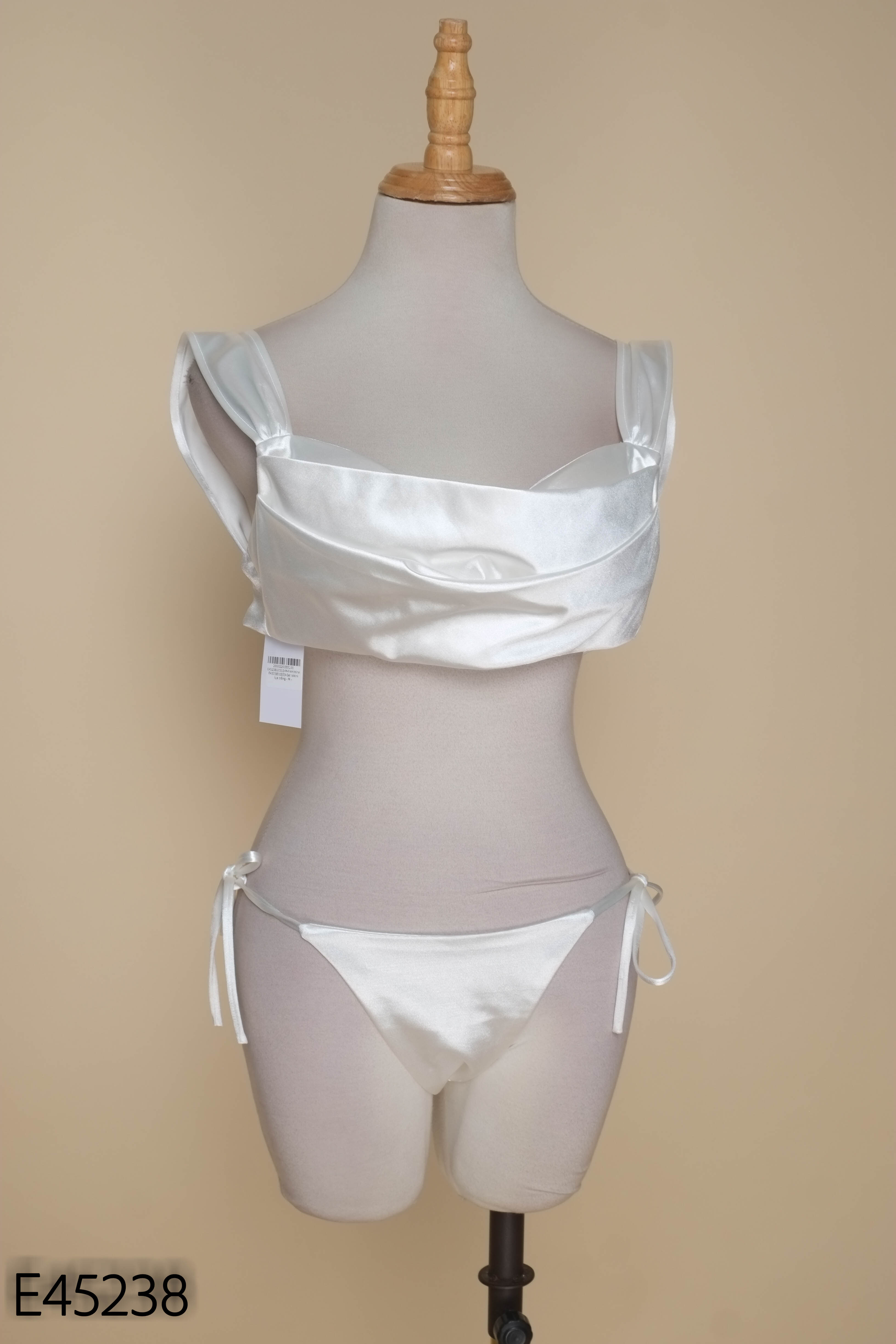 Set bikini lụa trắng