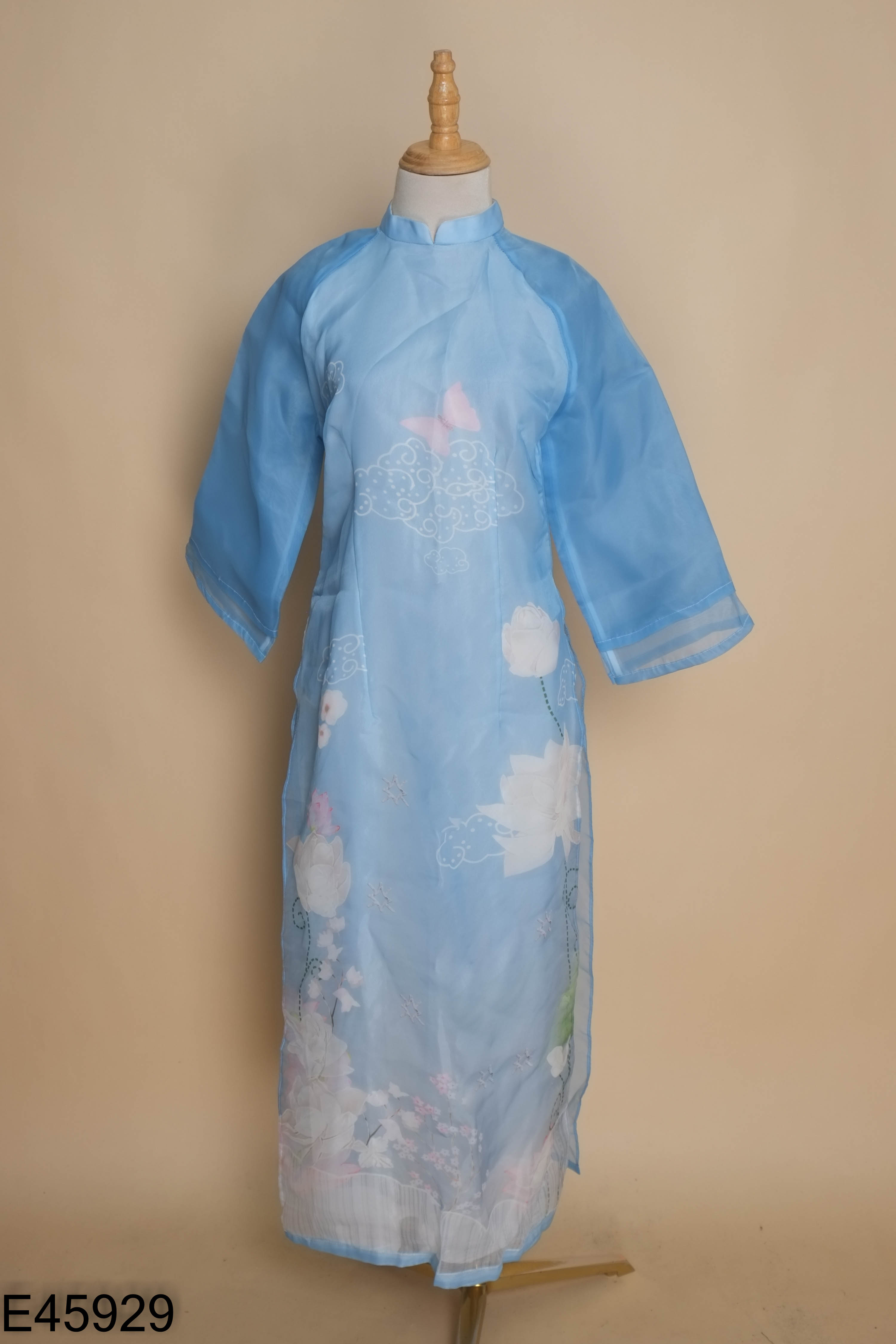 Áo dài xanh voan hình hoa sen