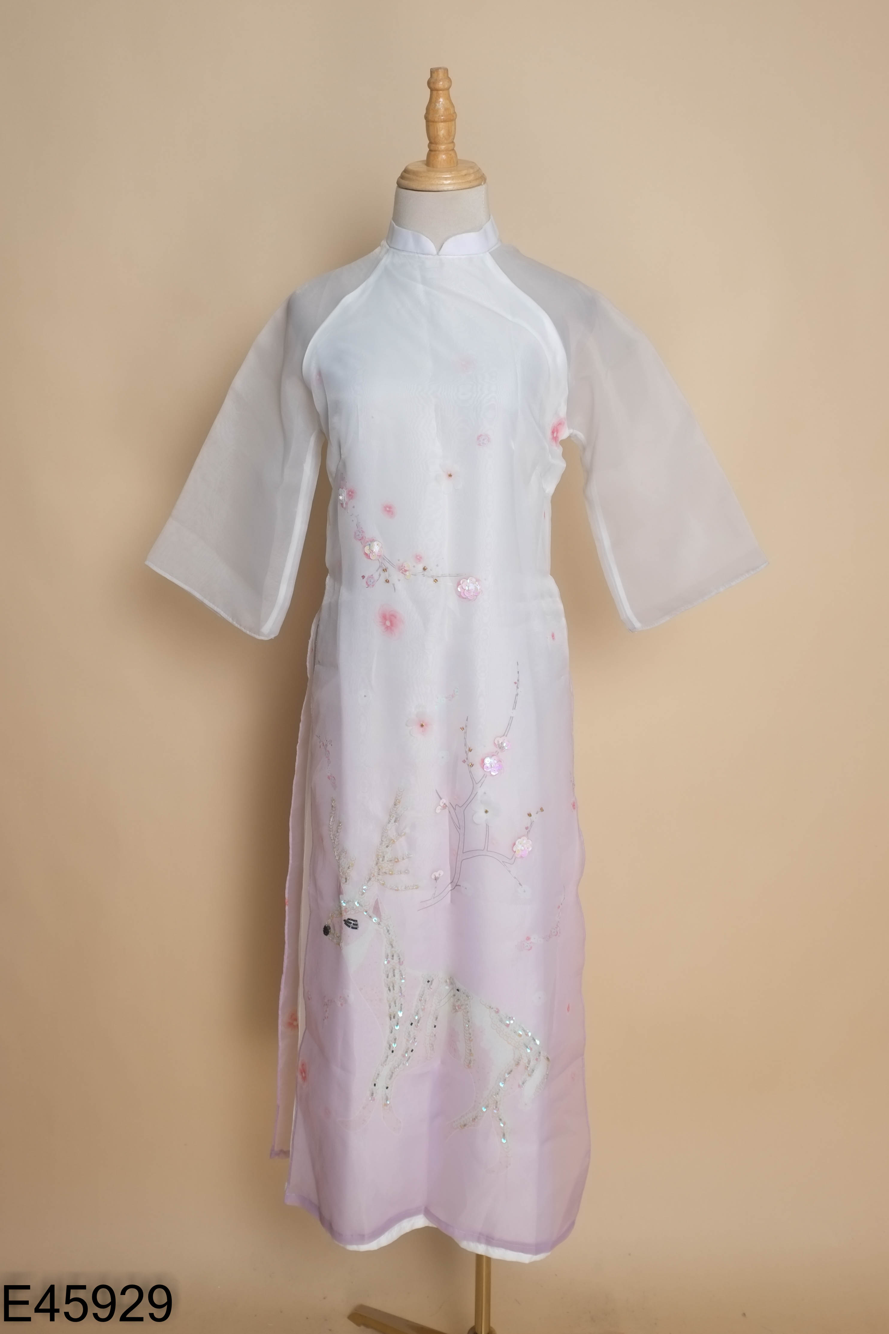 Áo dài trắng voan mix tím đính hoa