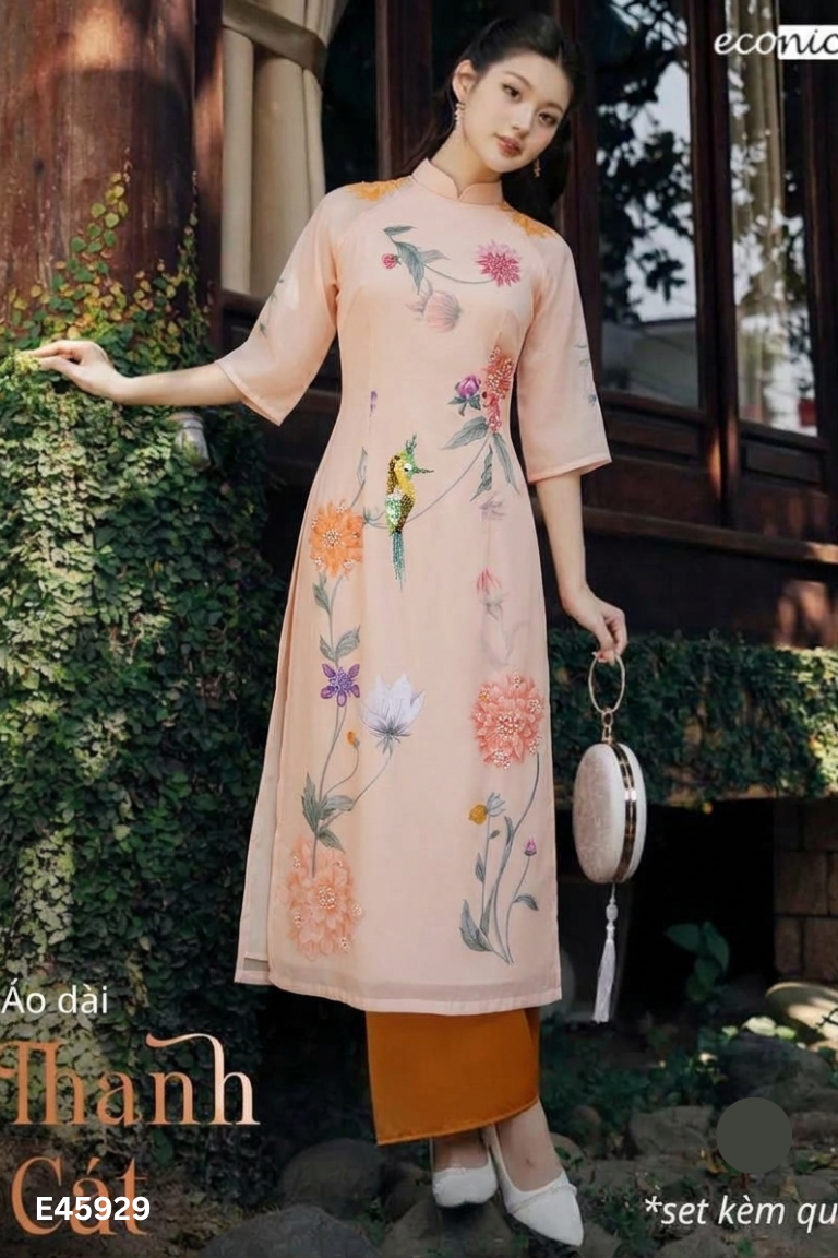 Áo dài be hoa đính ngọc