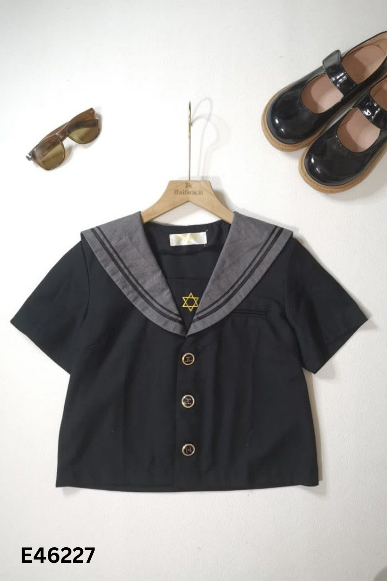Áo đen phối xám