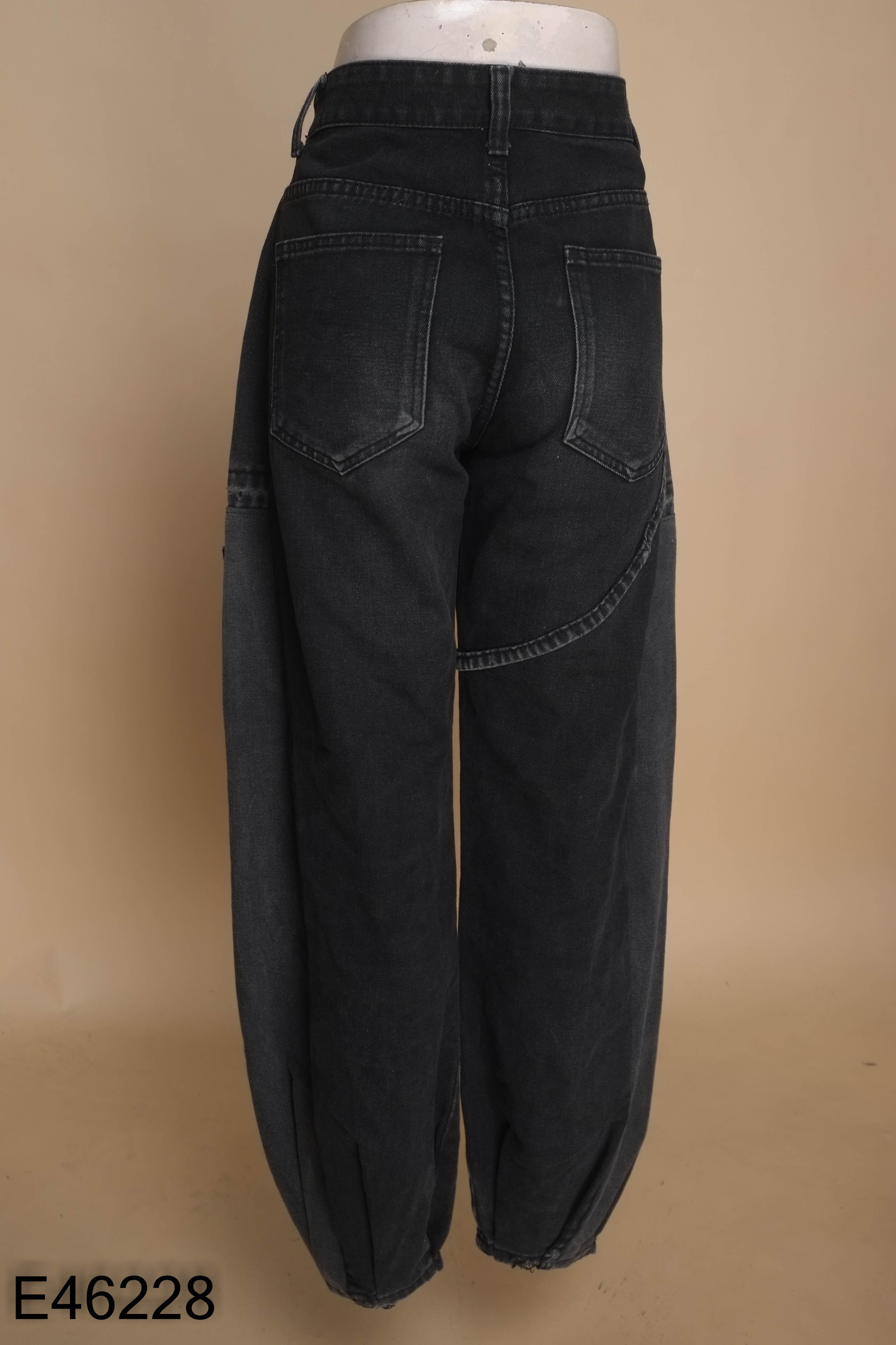 Quần jeans đen phối xám