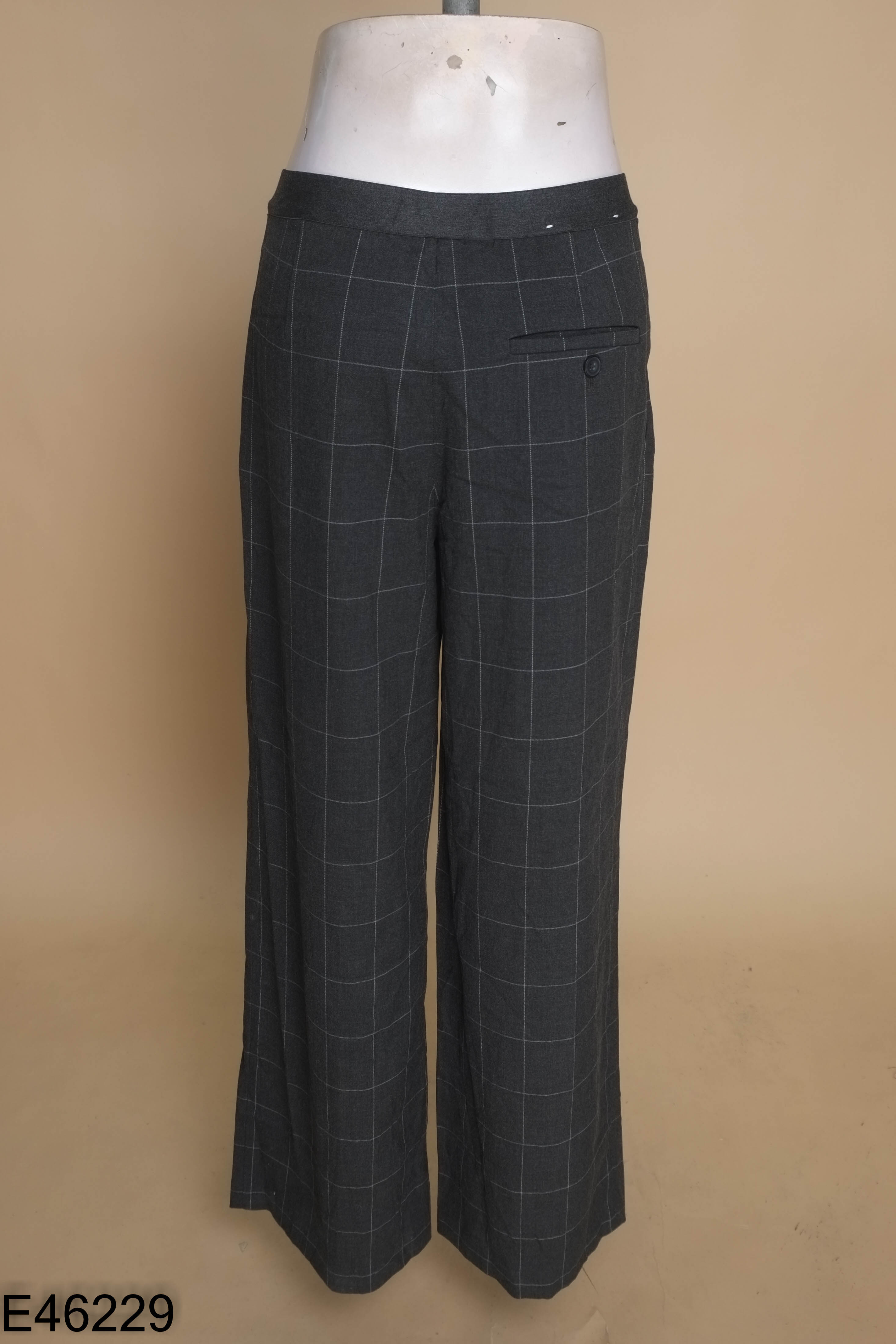 Quần UNIQLO dài xám caro