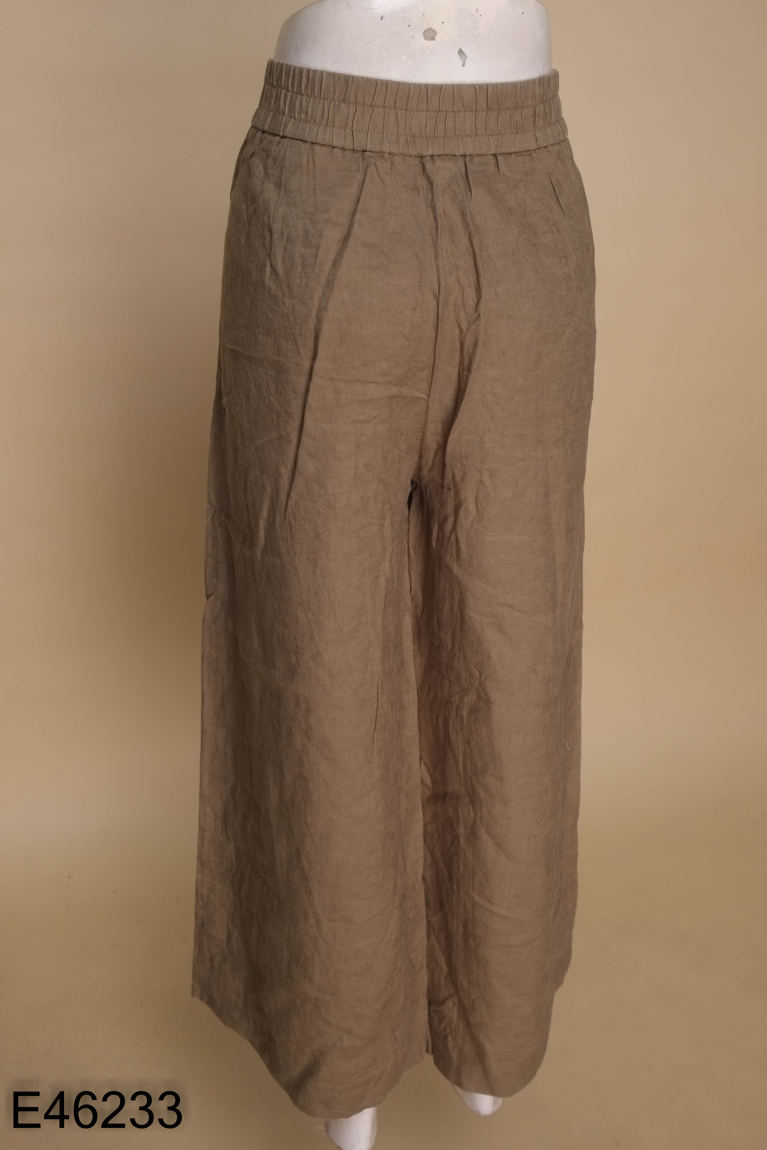Quần ZARA xanh rêu phối cúc
