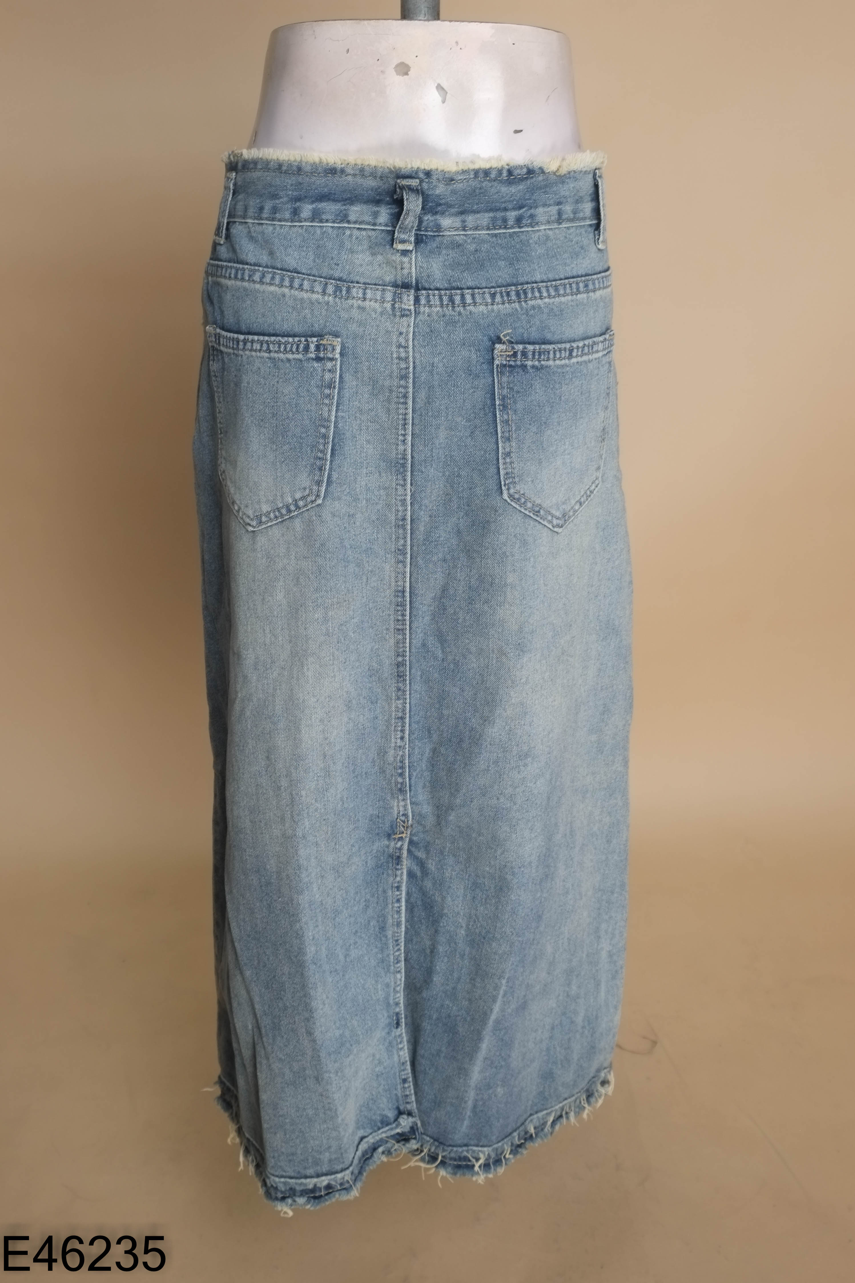 Chân váy jeans xanh tua rua