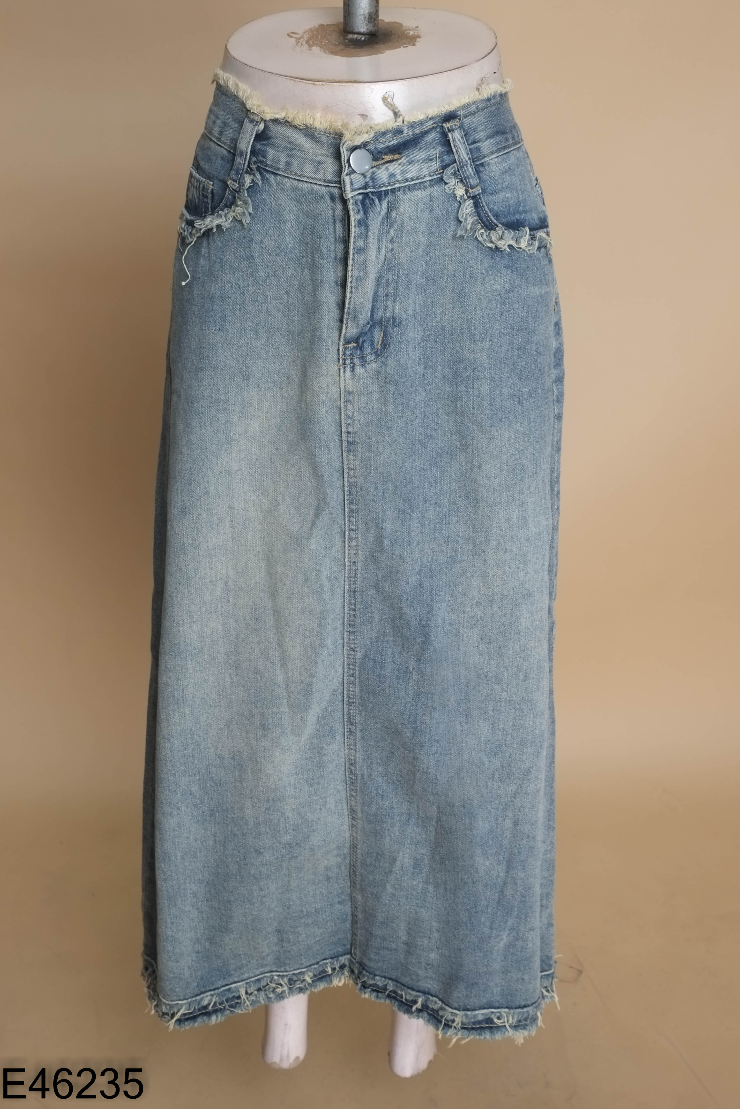 Chân váy jeans xanh tua rua