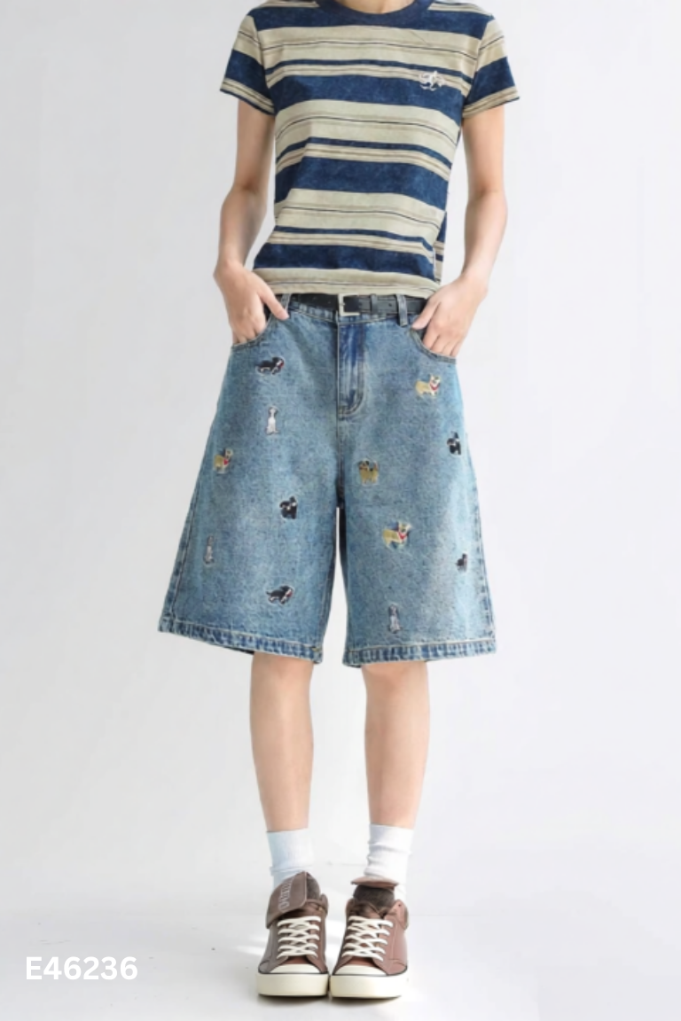 Quần jeans xanh lửng thêu hình cún