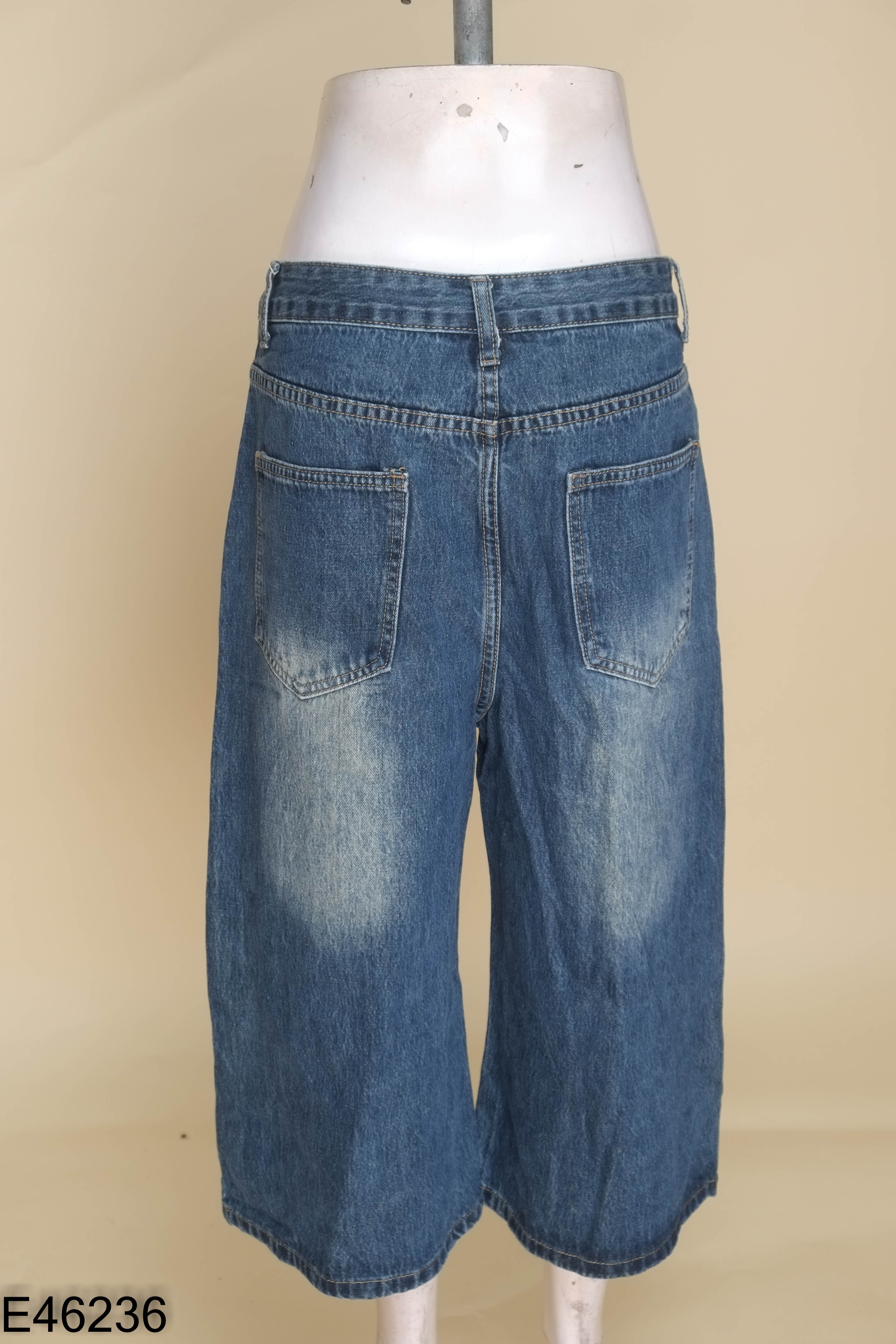 Quần jeans xanh lửng bạc đùi