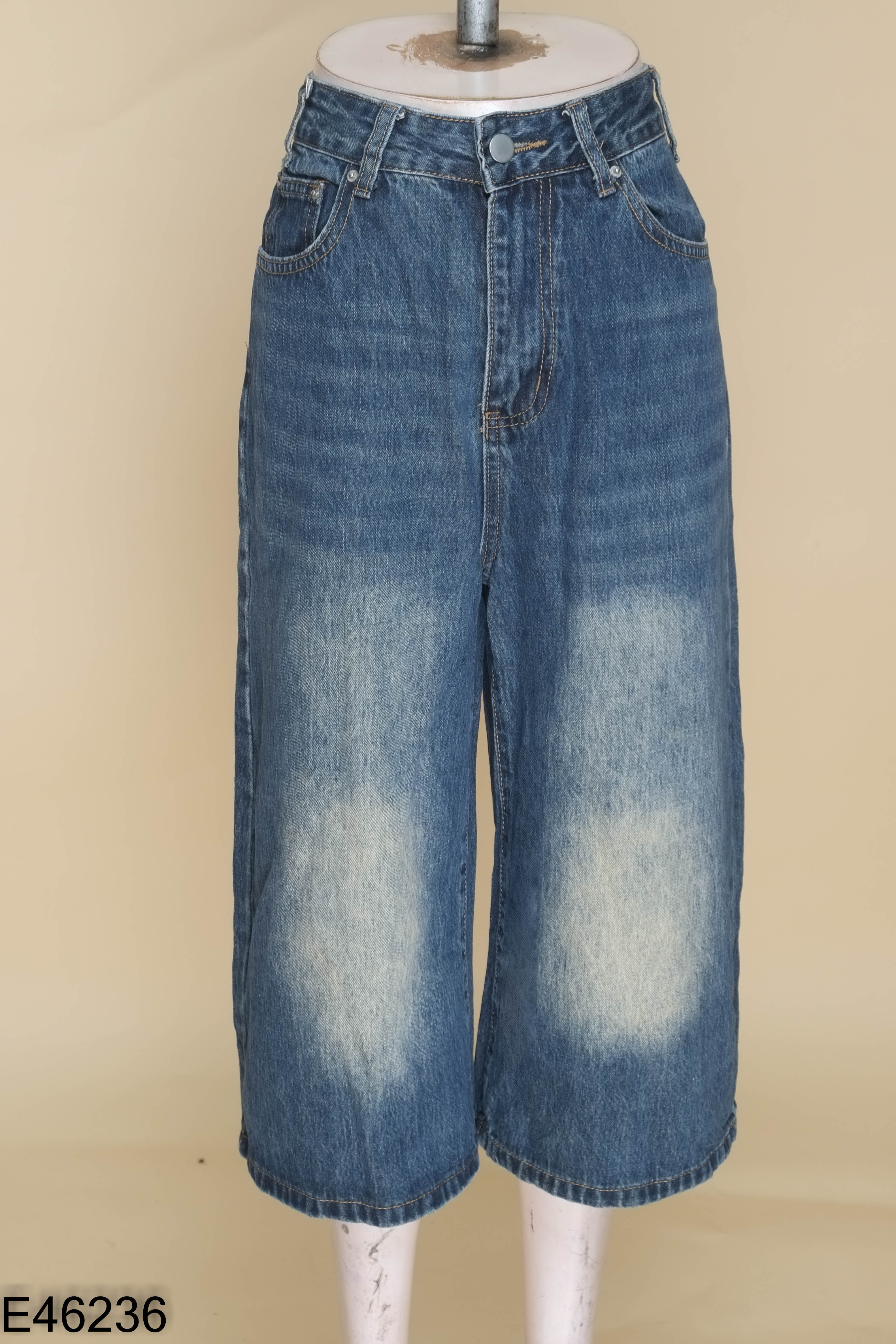 Quần jeans xanh lửng bạc đùi