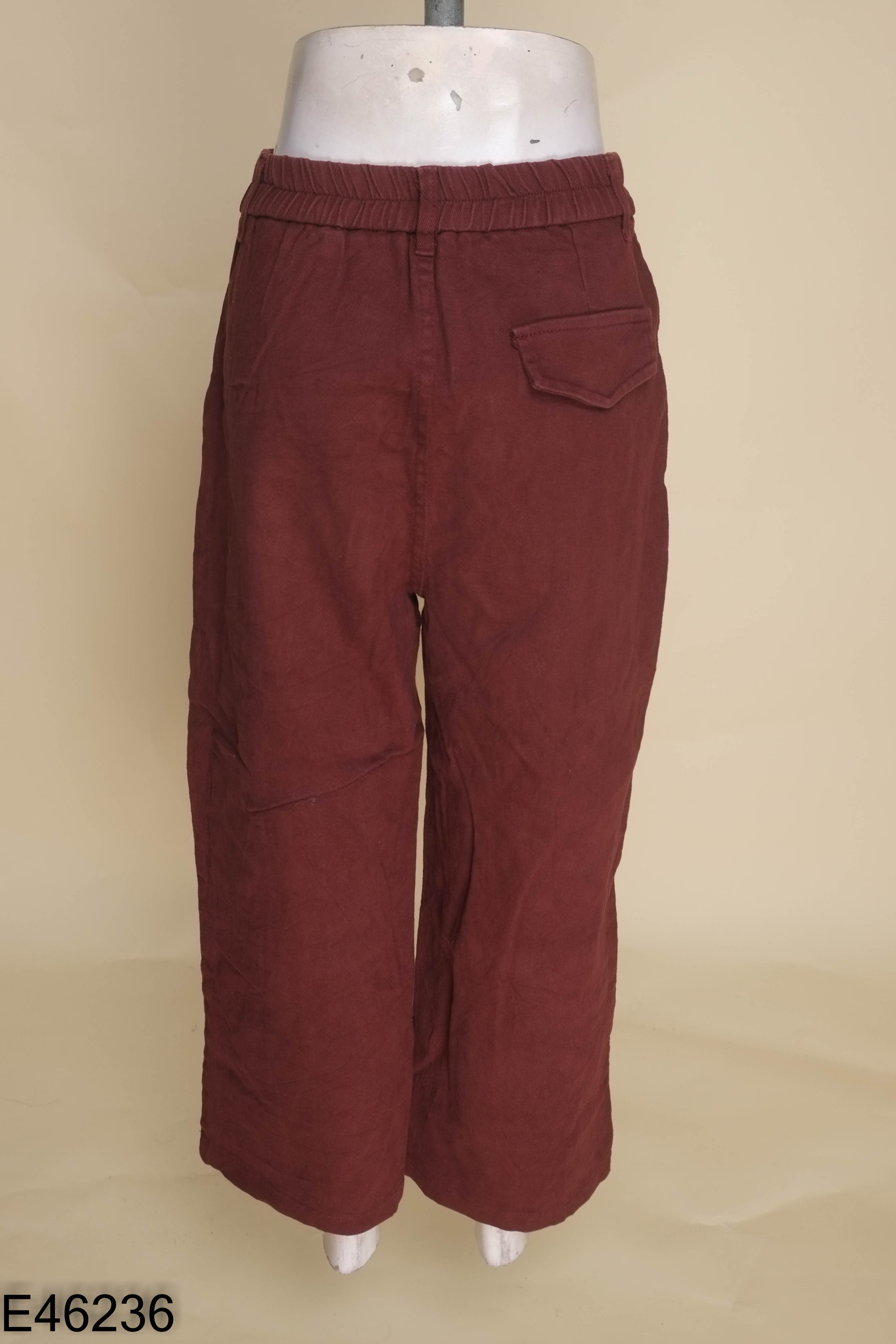 Quần jeans đỏ suông