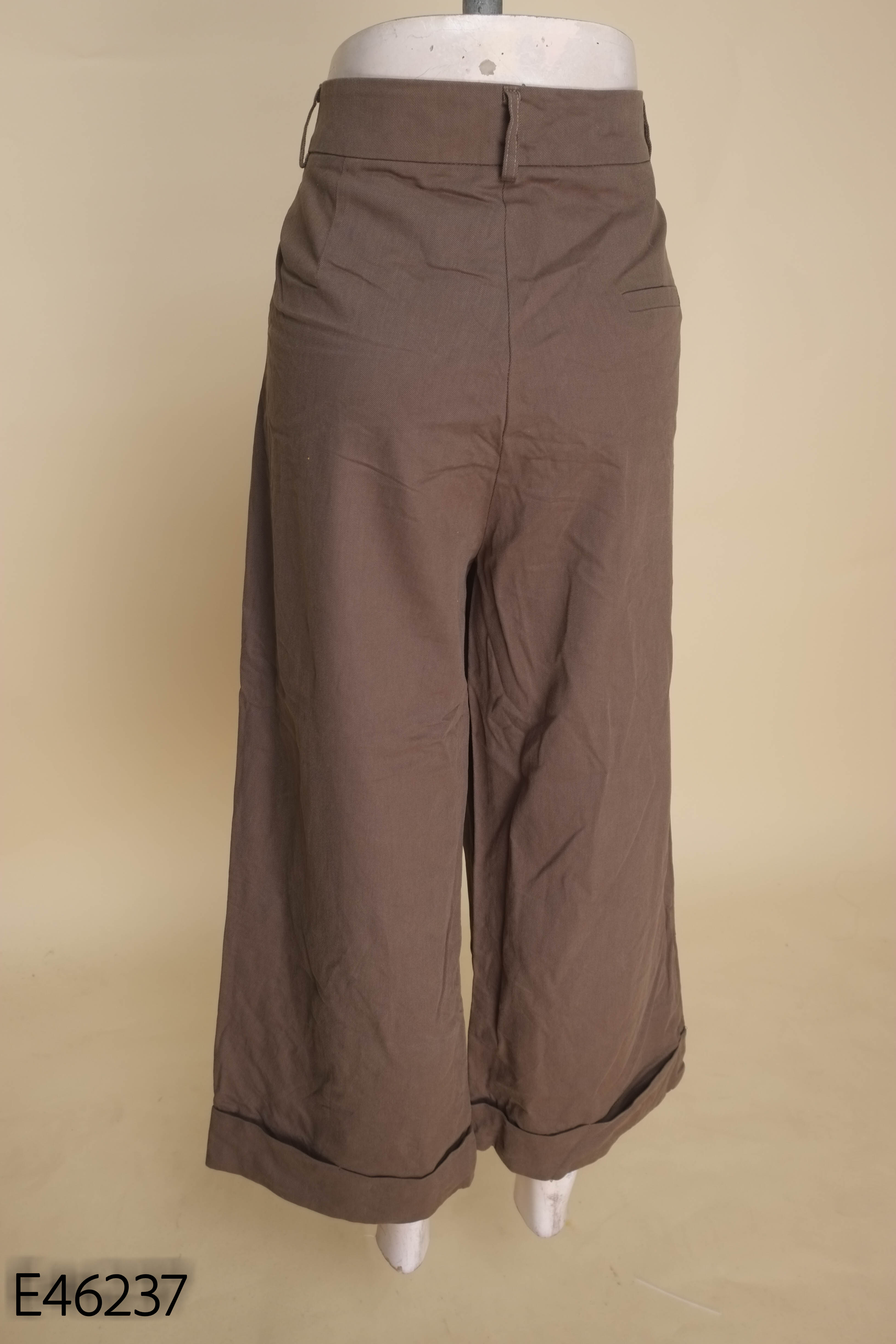 Quần jeans nâu rêu suông