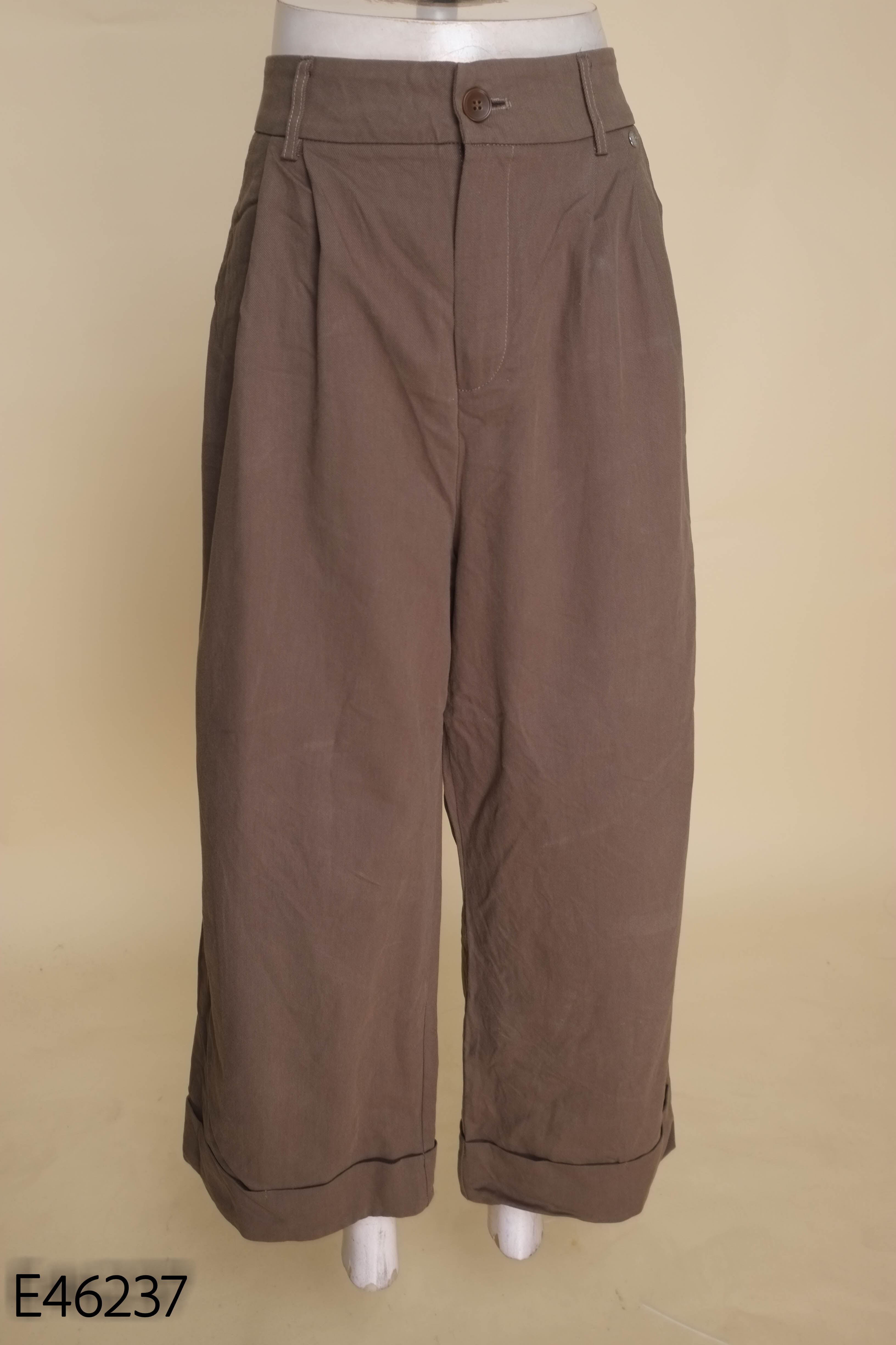 Quần jeans nâu rêu suông