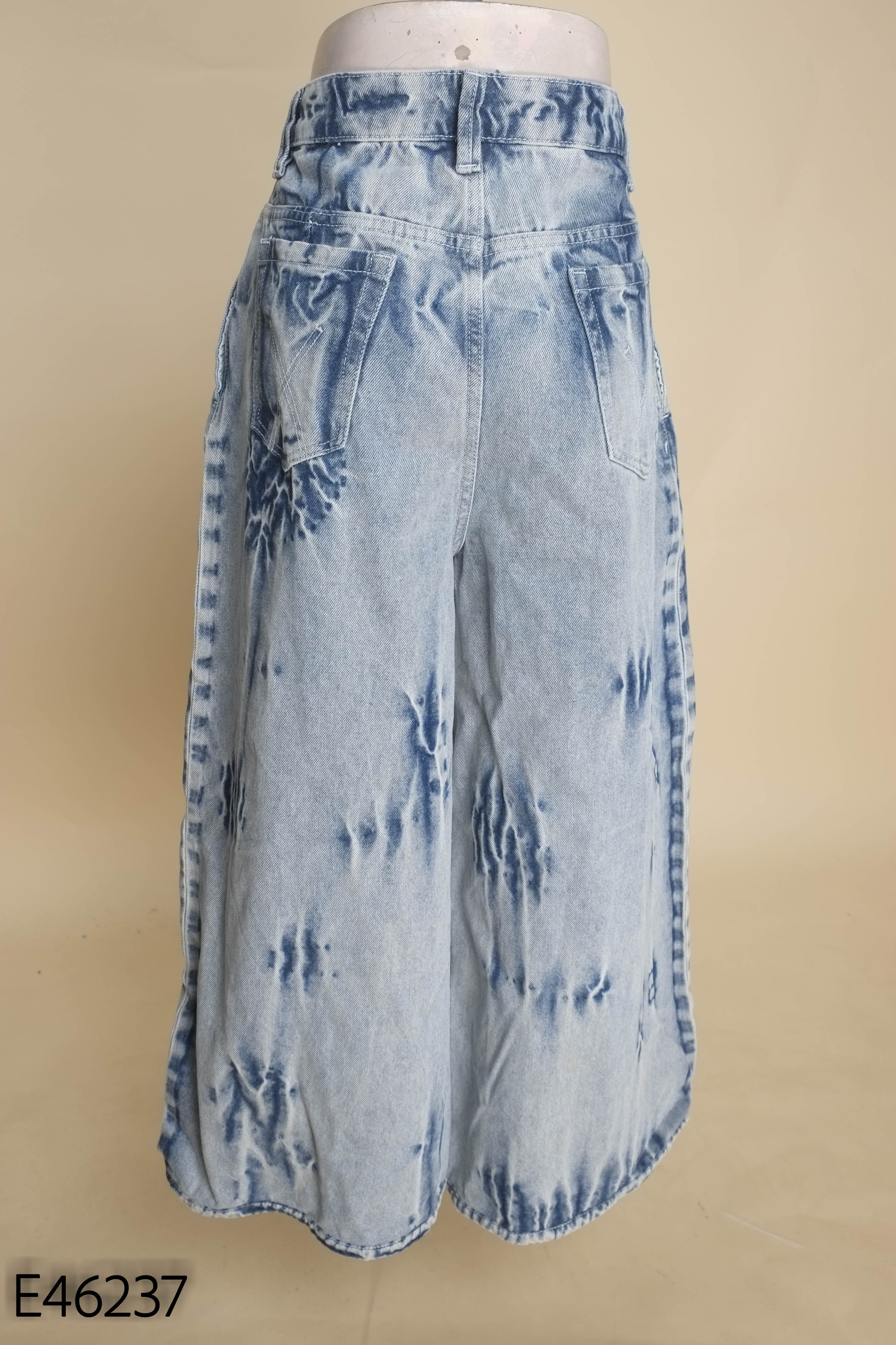 Quần jeans ZEUSELEN xanh nhạt loang đậm