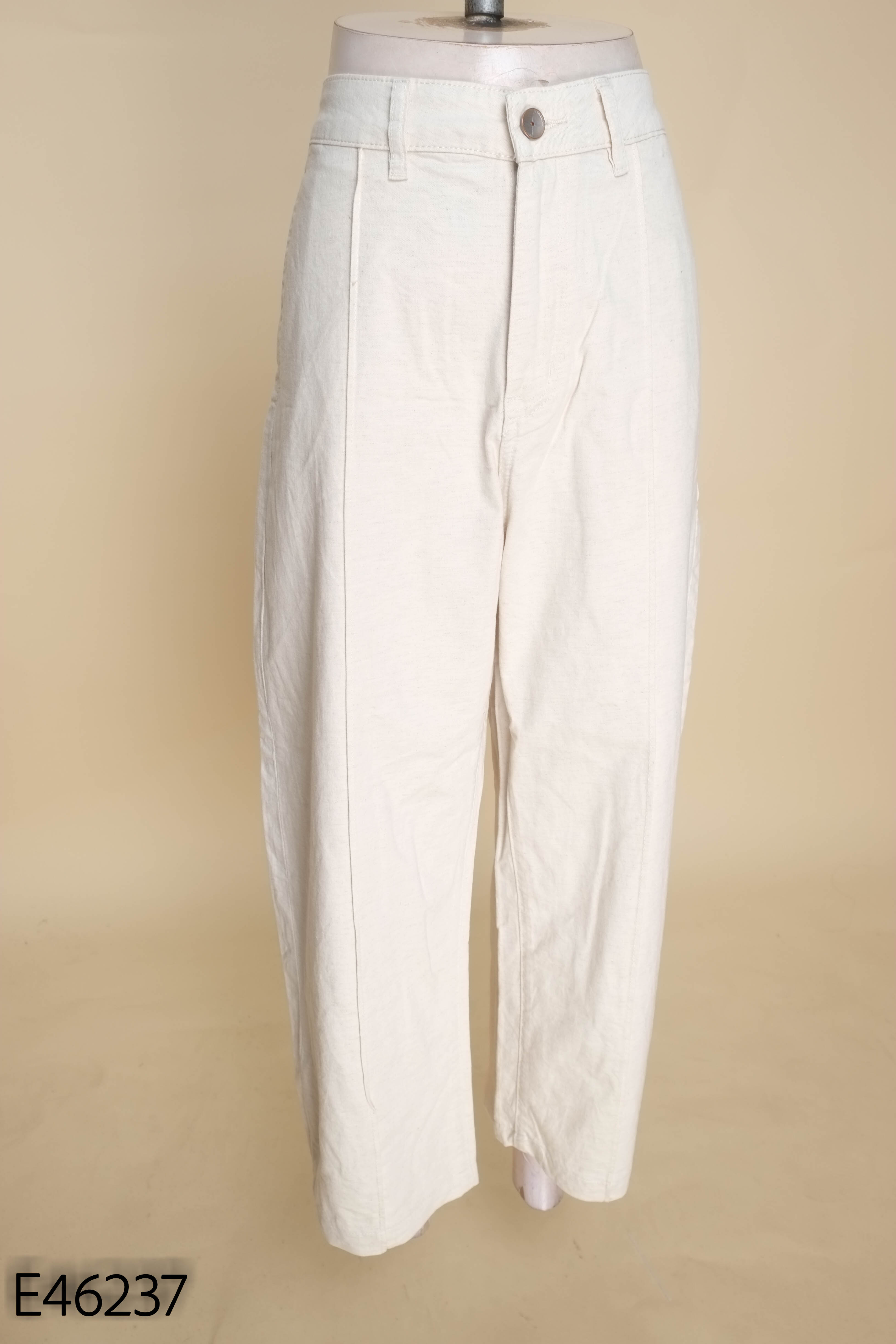 Quần jeans kem suông