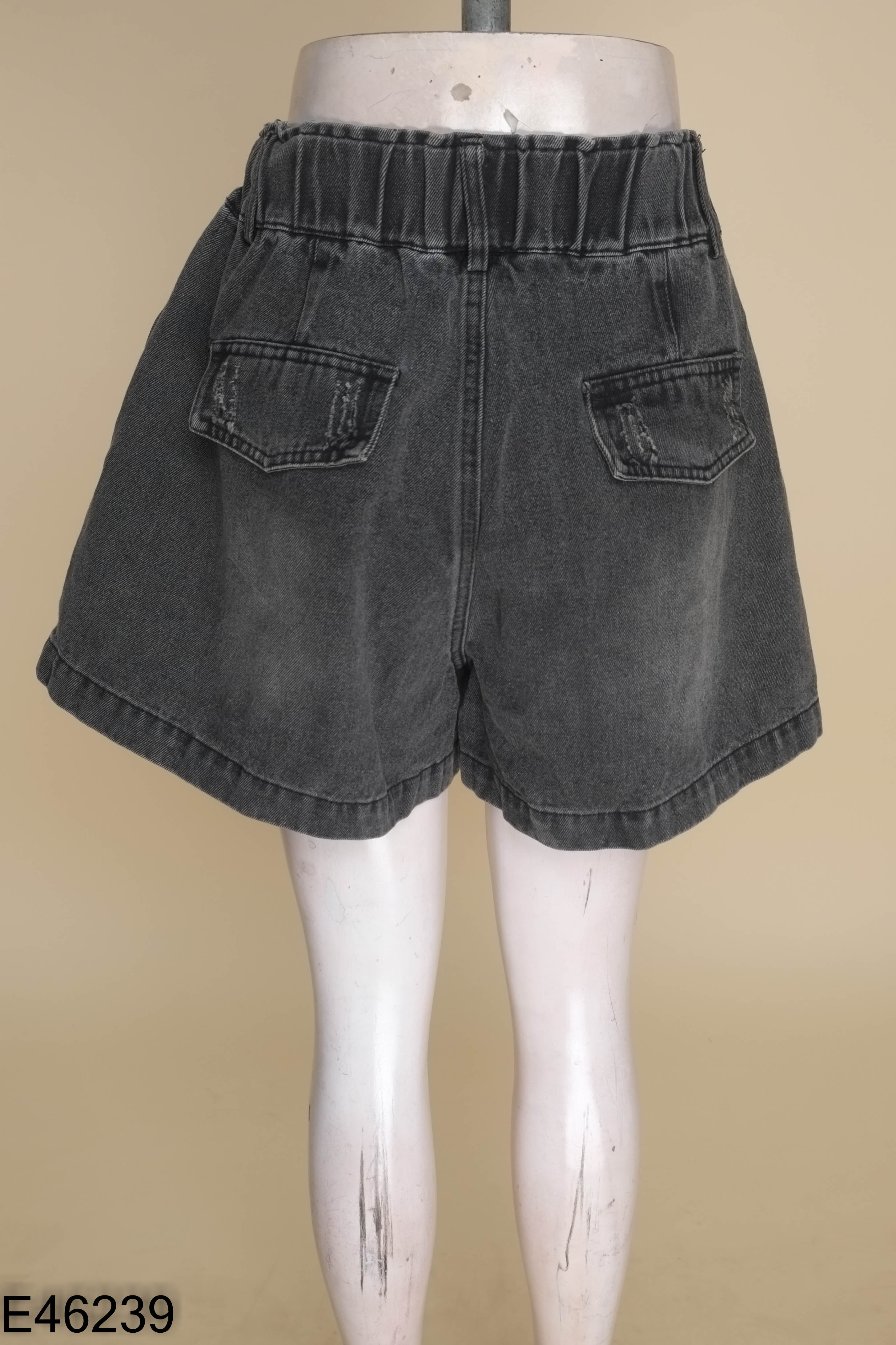 Quần short jeans đen phối túi rời