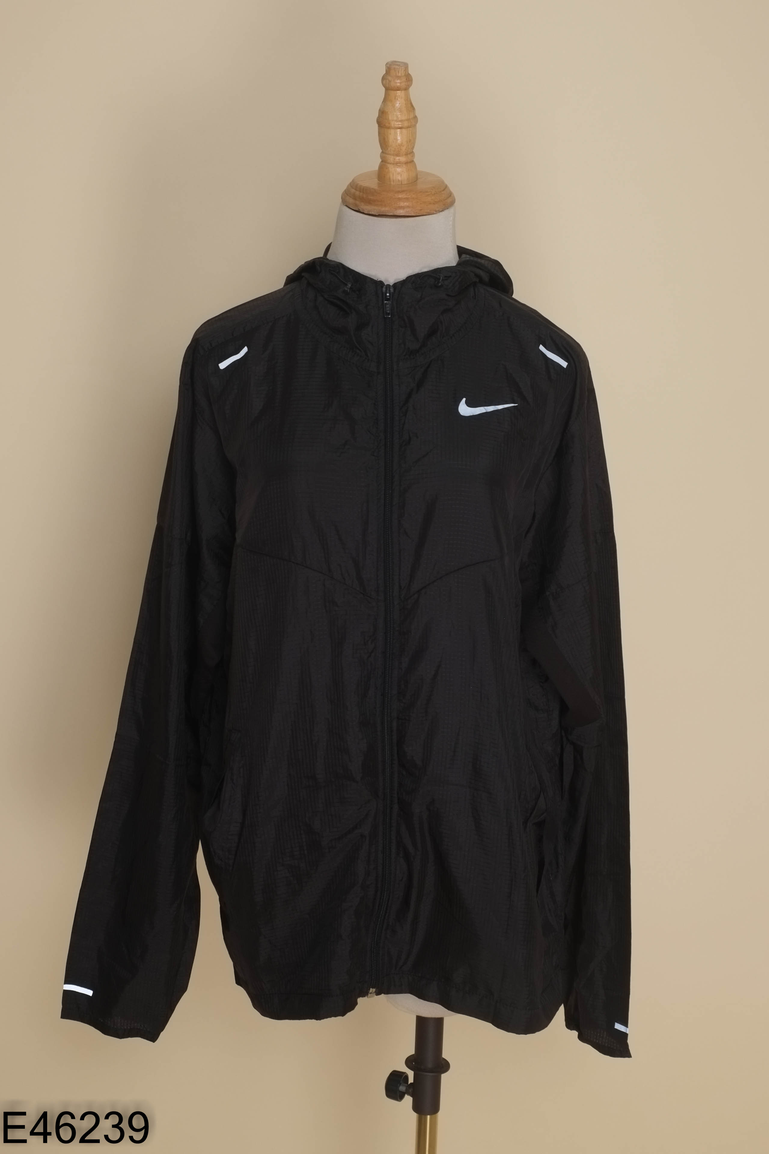 Áo khoác gió đen NIKE RUNNING