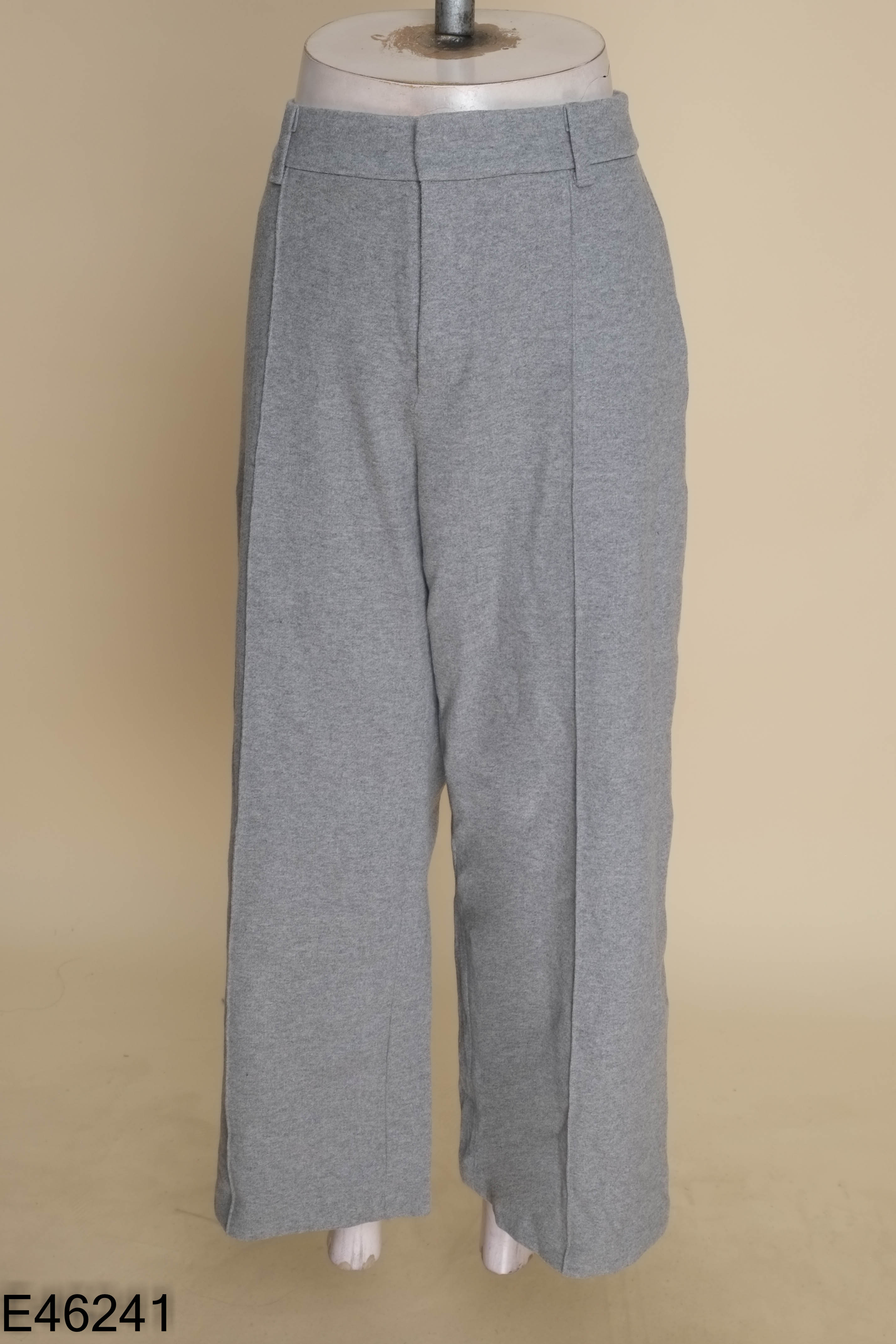 Quần nỉ UNIQLO xám trơn