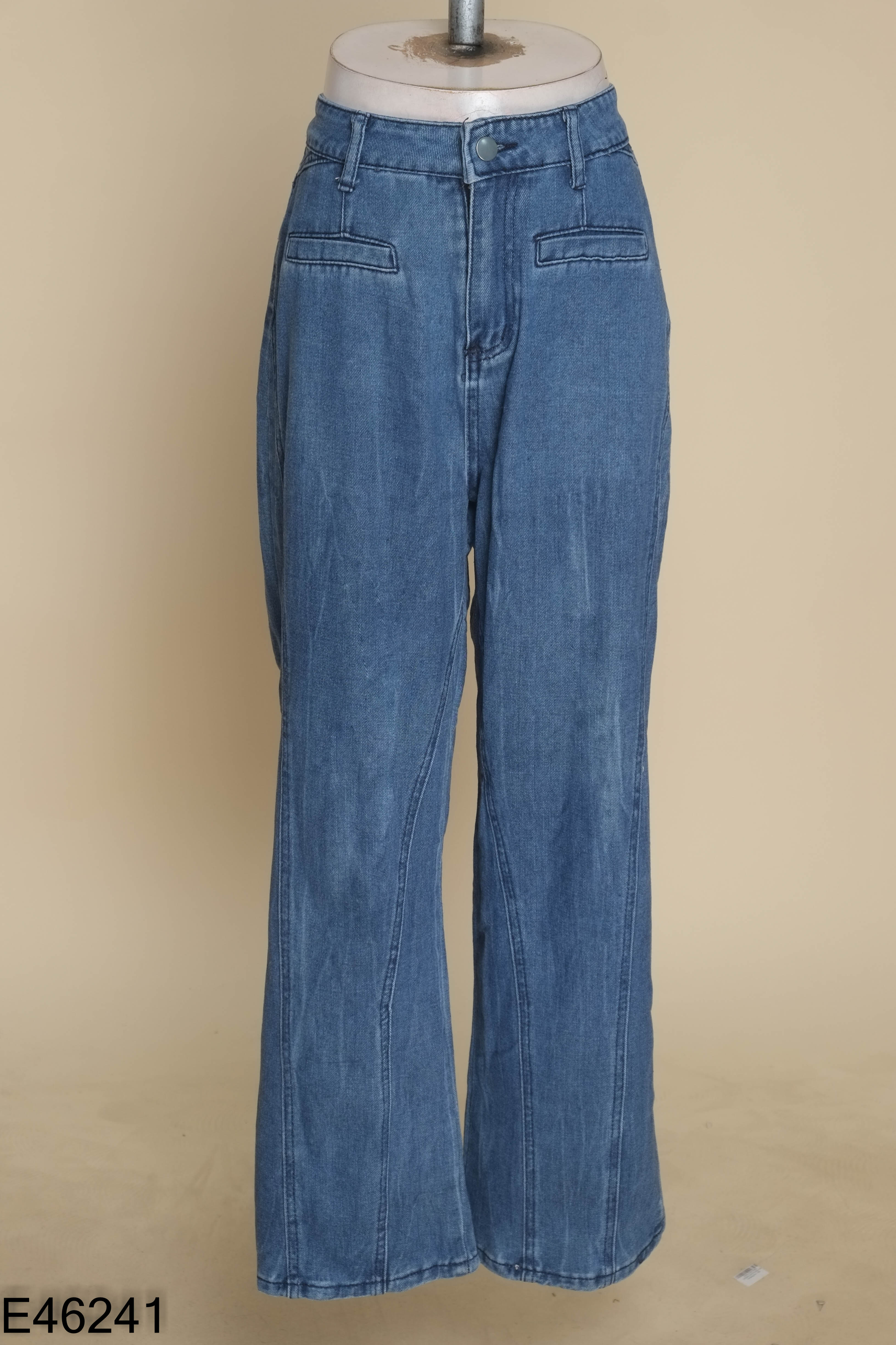 Quần jeans xanh suông nơ sau