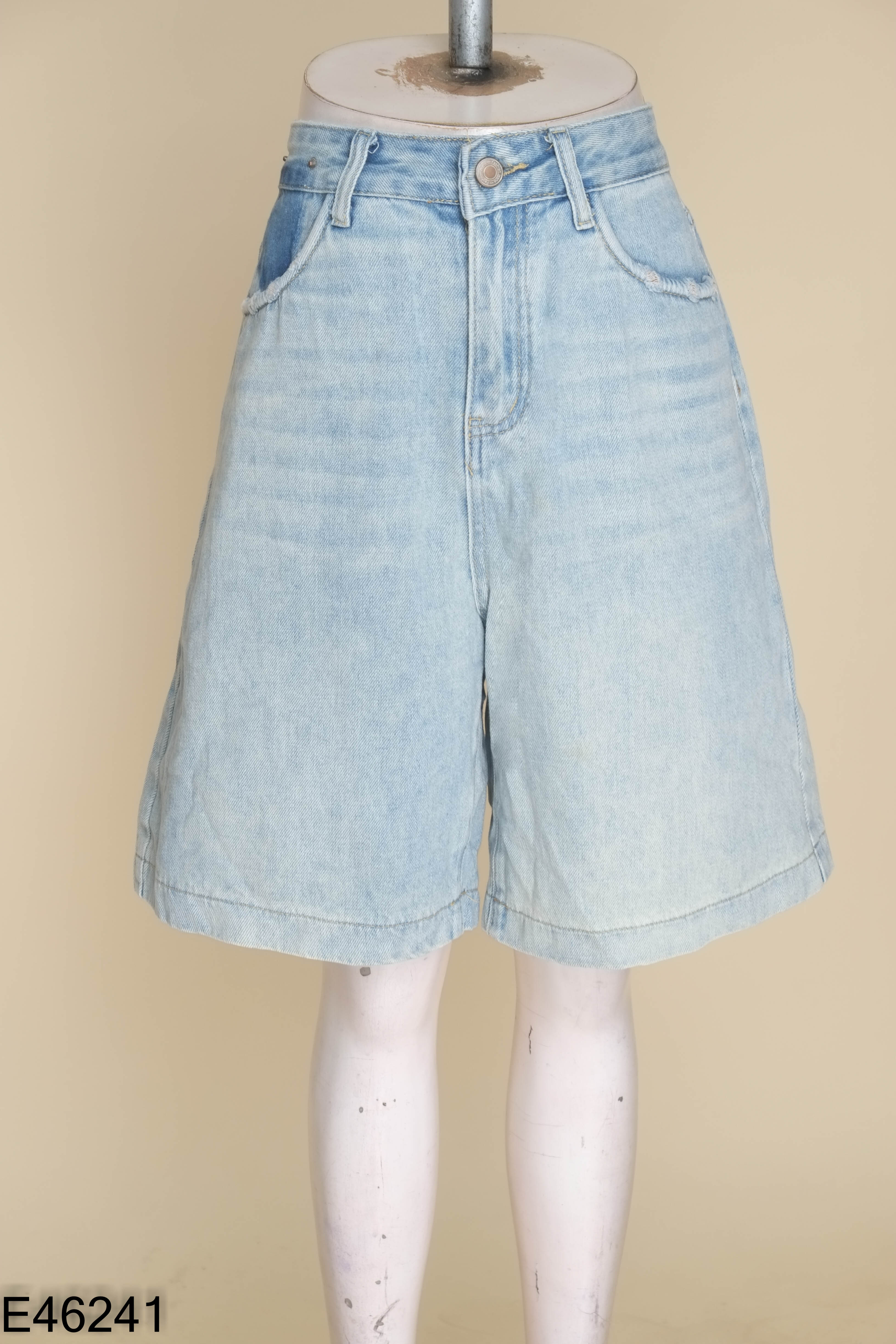 Quần jeans xanh ngố