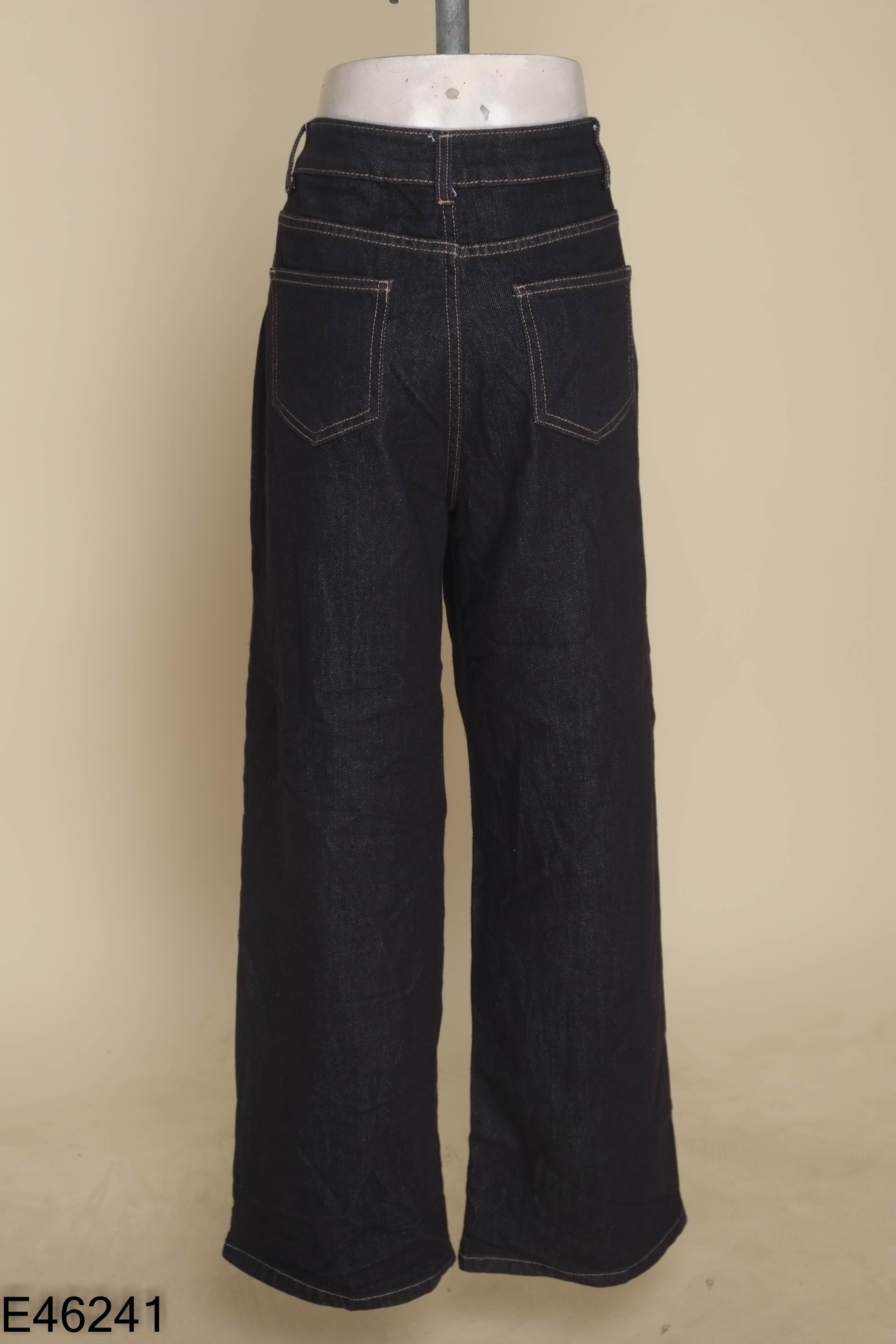 Quần jeans xanh denim