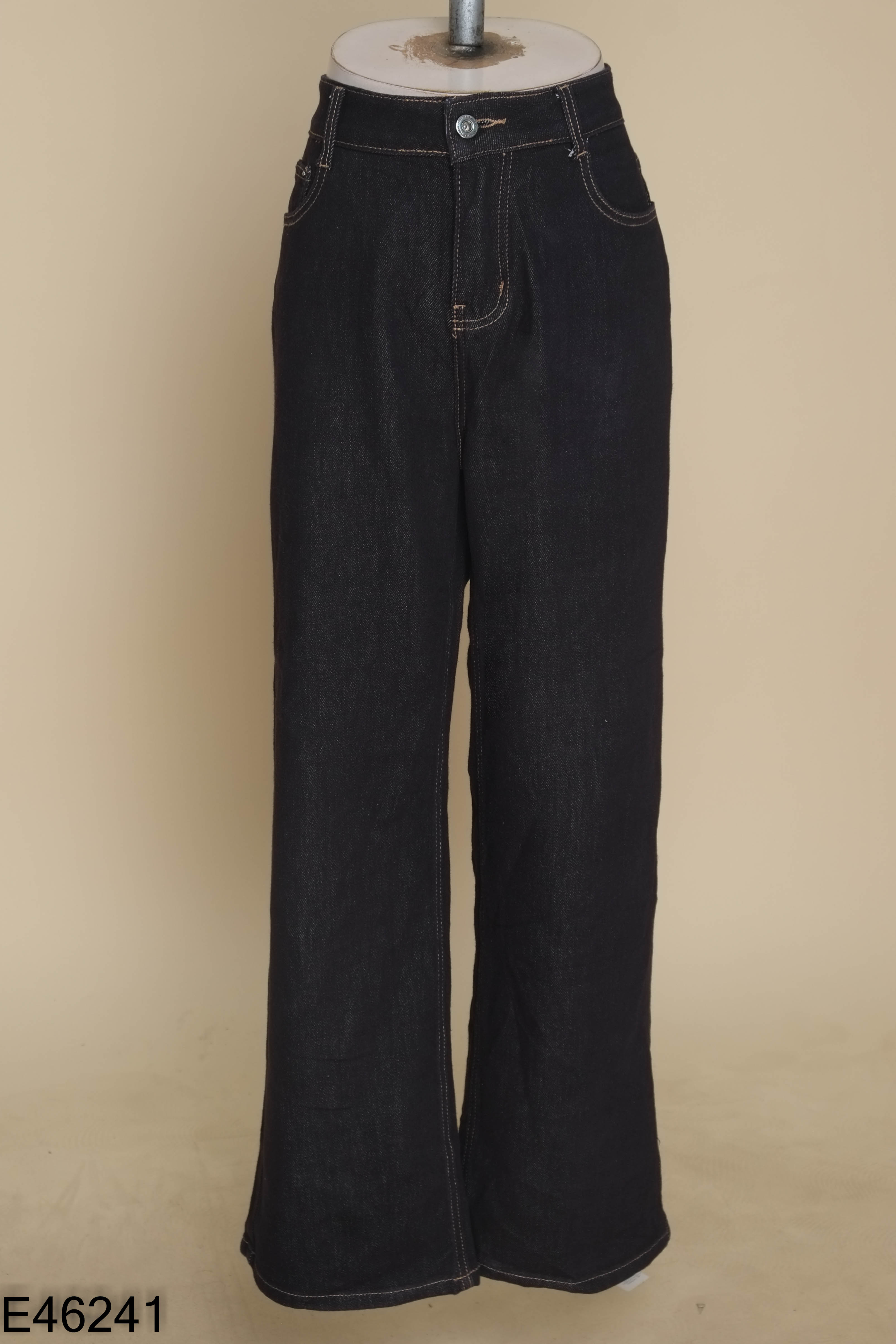 Quần jeans xanh denim