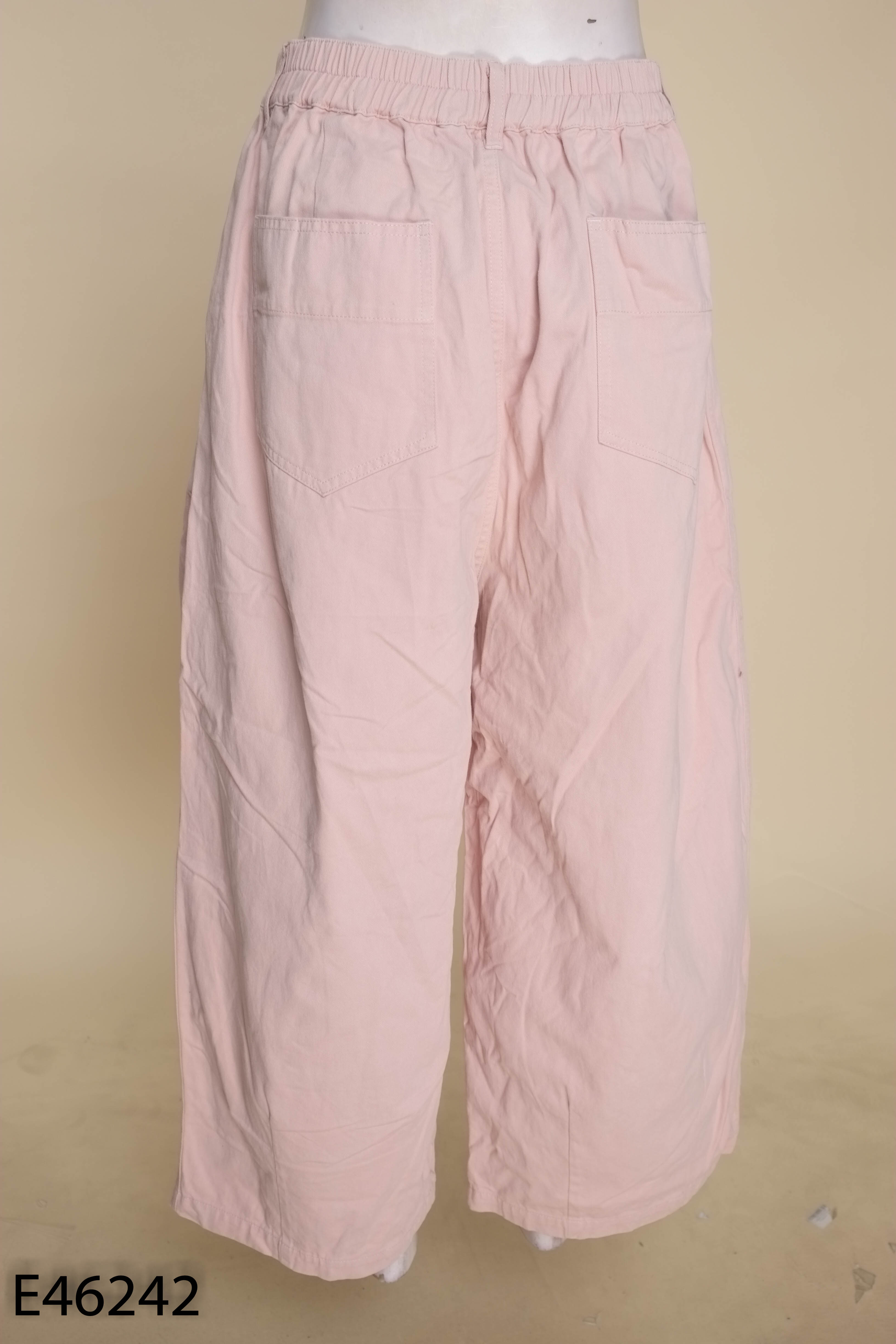Quần jeans hồng ống rộng lửng