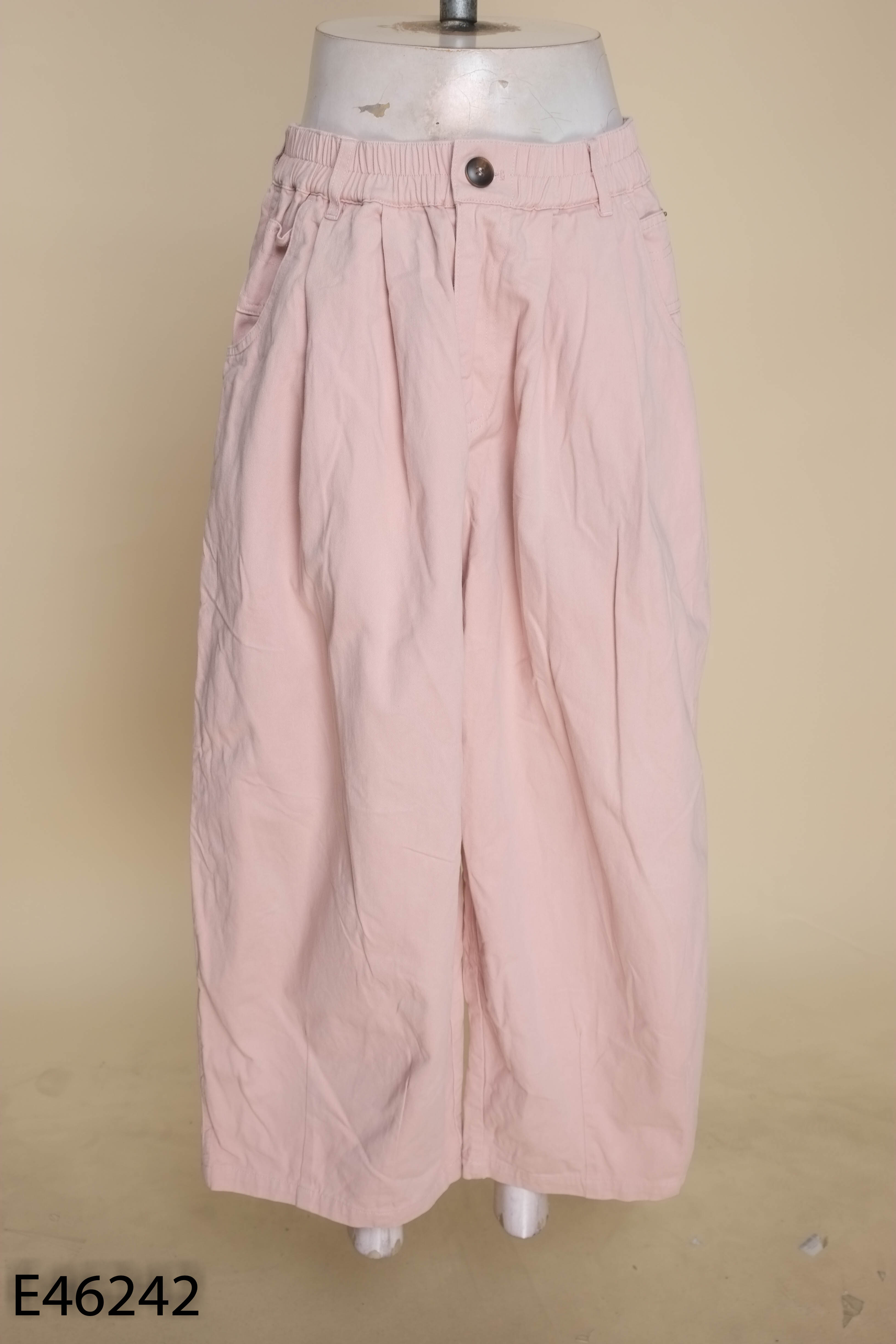 Quần jeans hồng ống rộng lửng