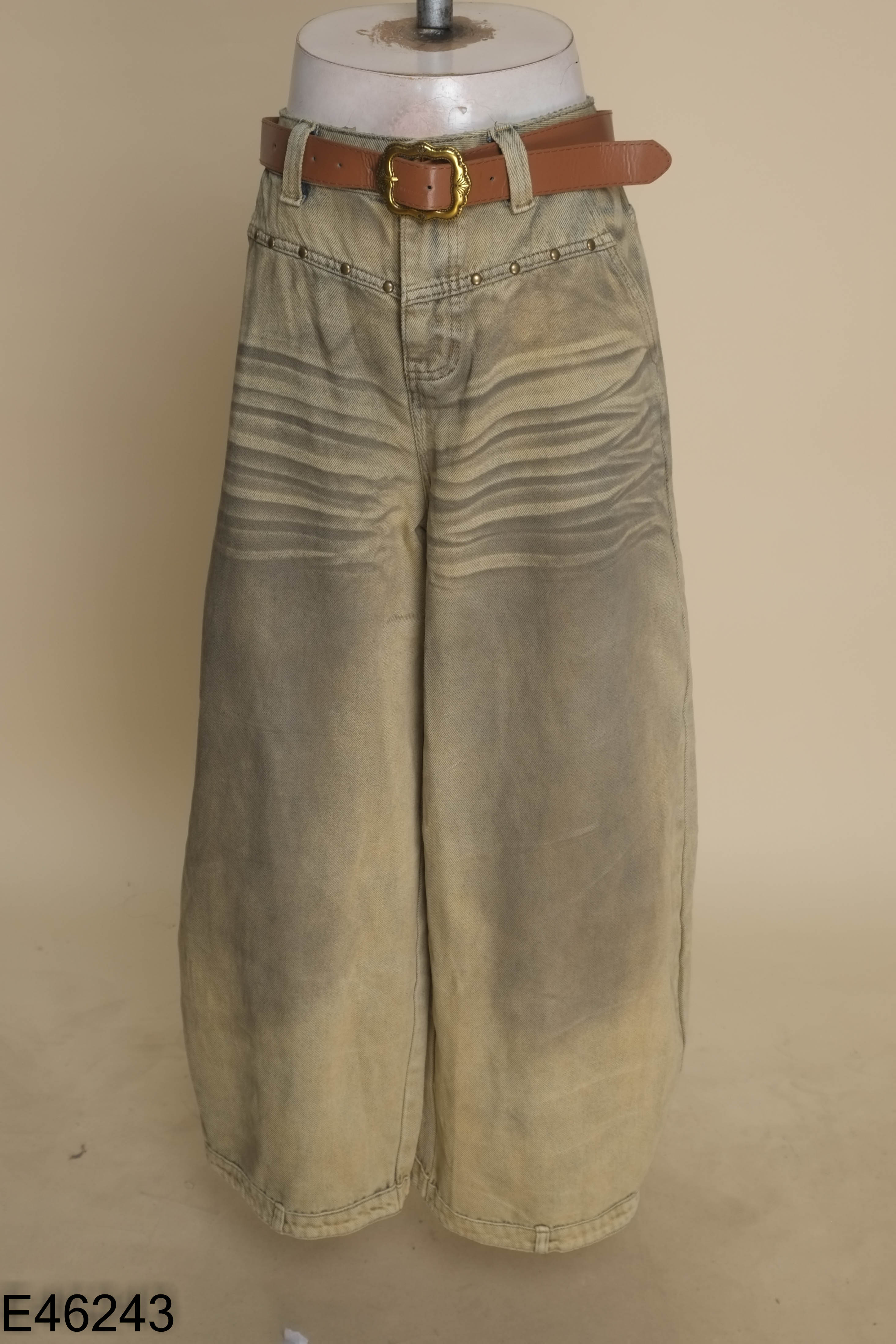 Quần jeans culottes nâu bụi kèm đai