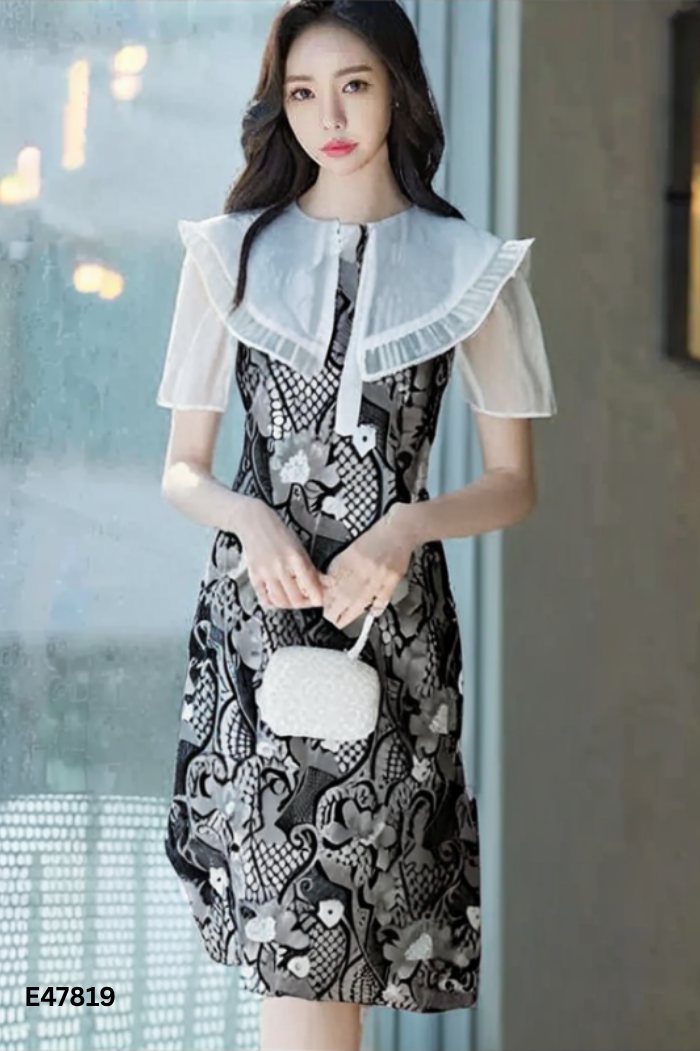 Váy ren đen trắng phối cổ sen