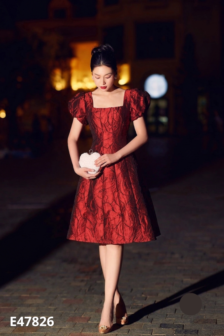 Váy taffa đỏ phối đen