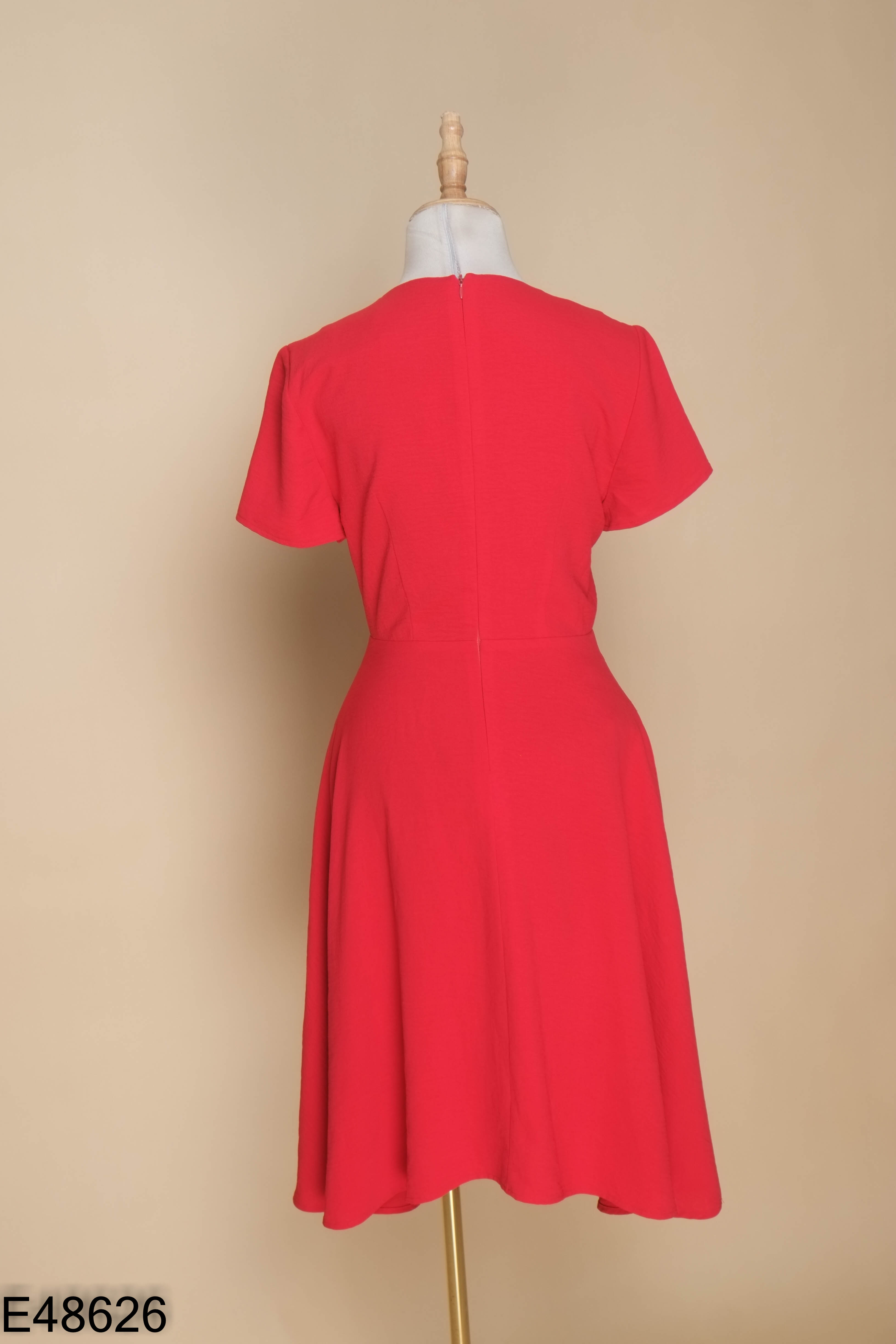 Váy đỏ ADORE DRESS phối cúc cổ V