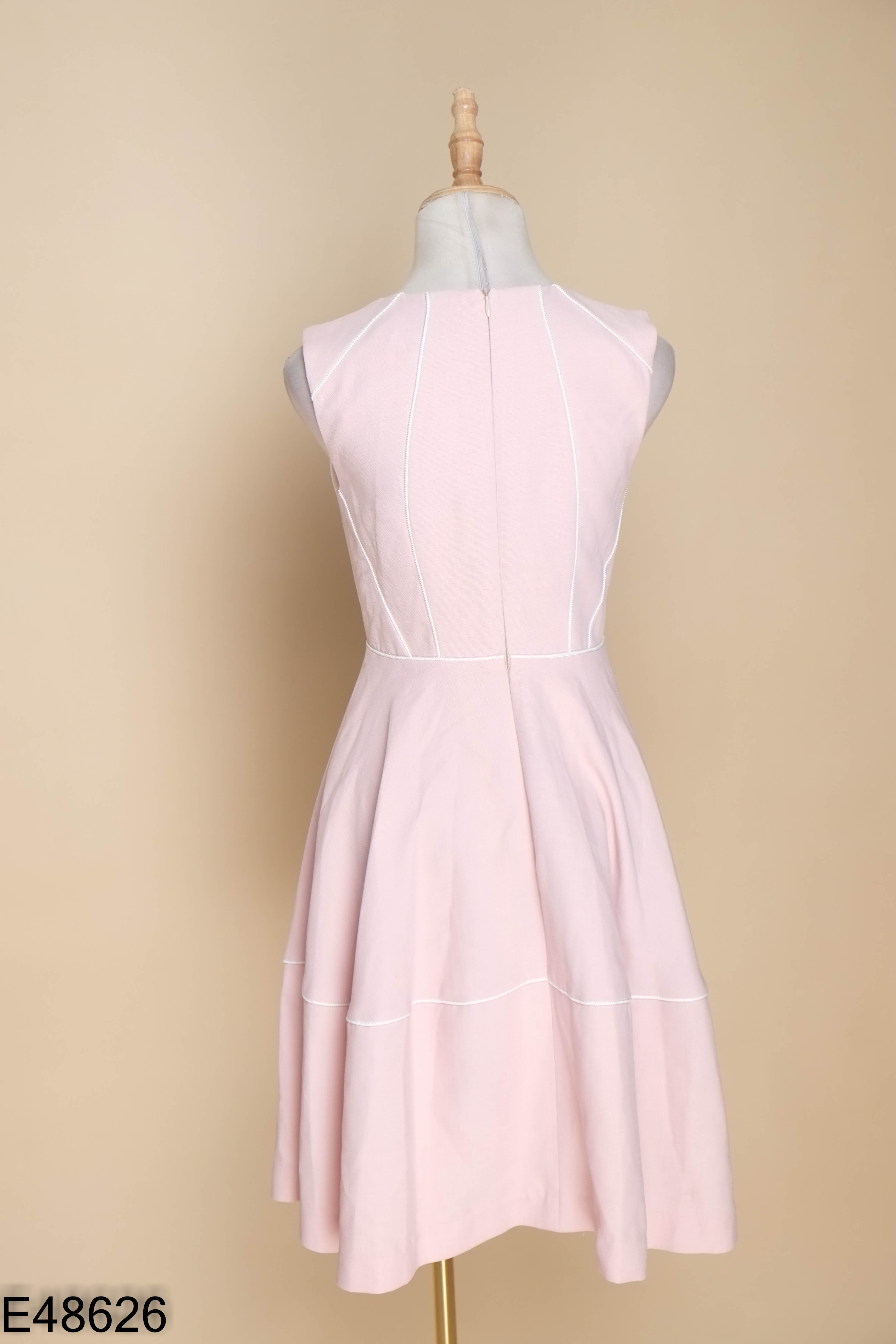 Váy sát nách hồng IVY MODA viền trắng