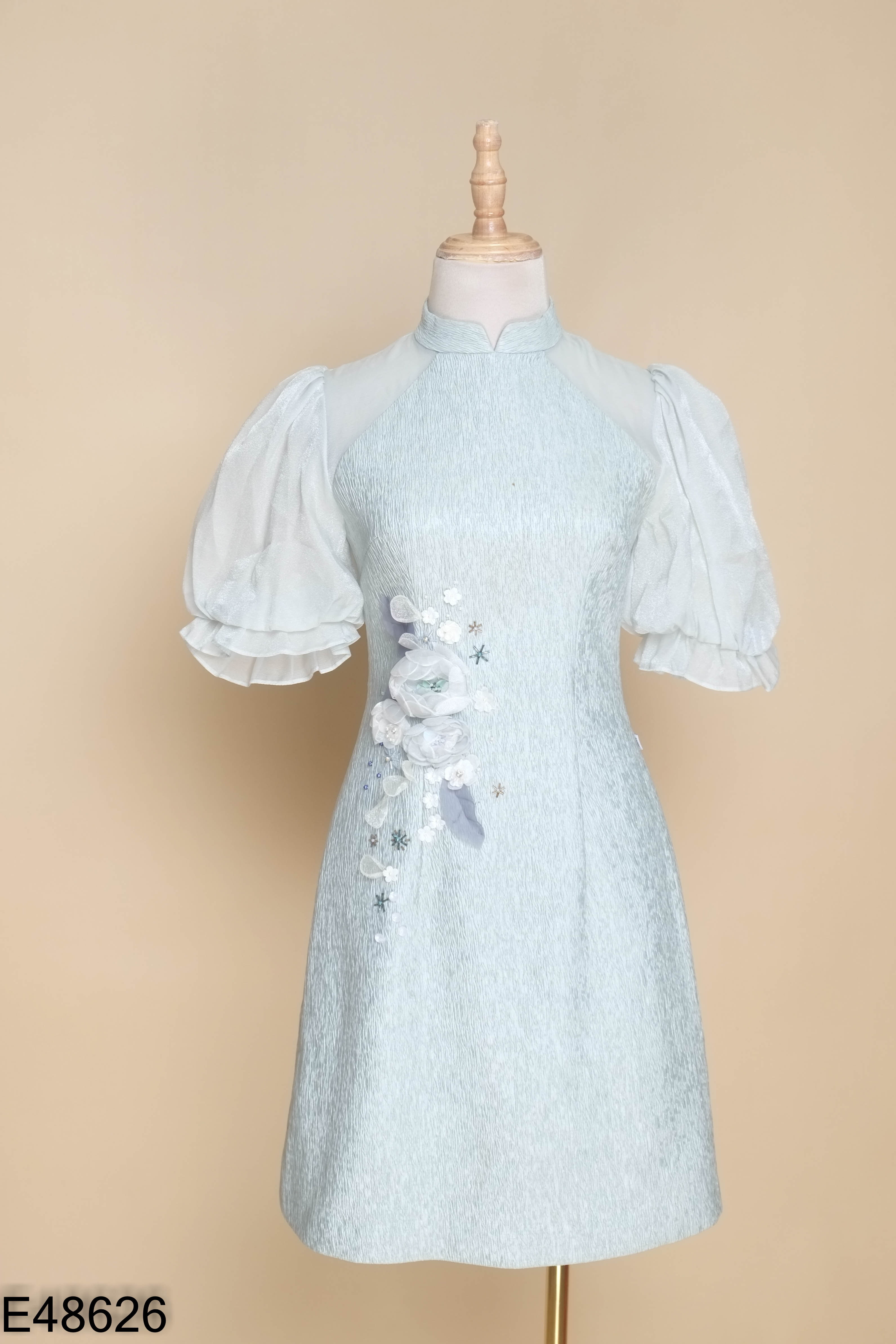 Váy xanh JM DESIGN đính hoa tay phồng