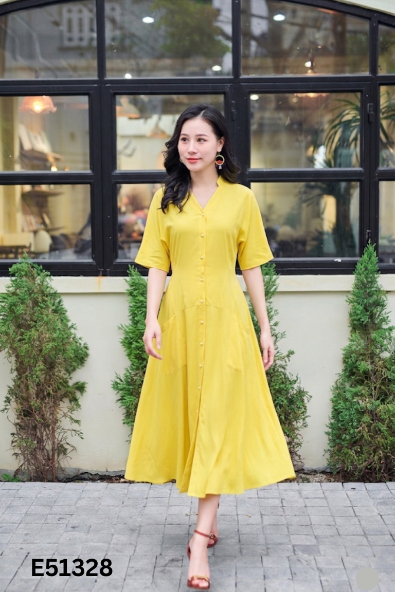 Váy vàng CLARA MARE đính ngọc
