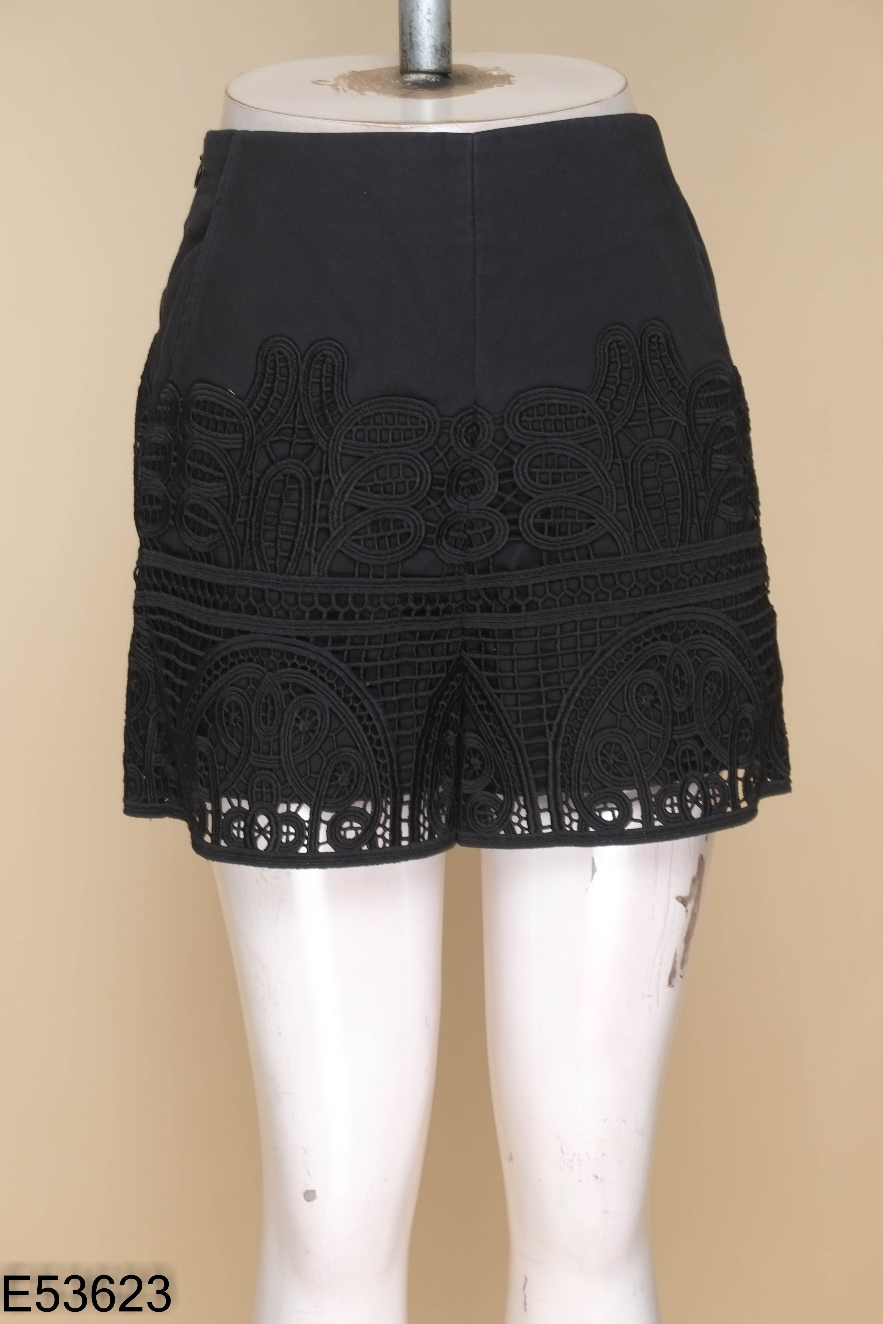 Quần short IVY MODA đen phối lưới