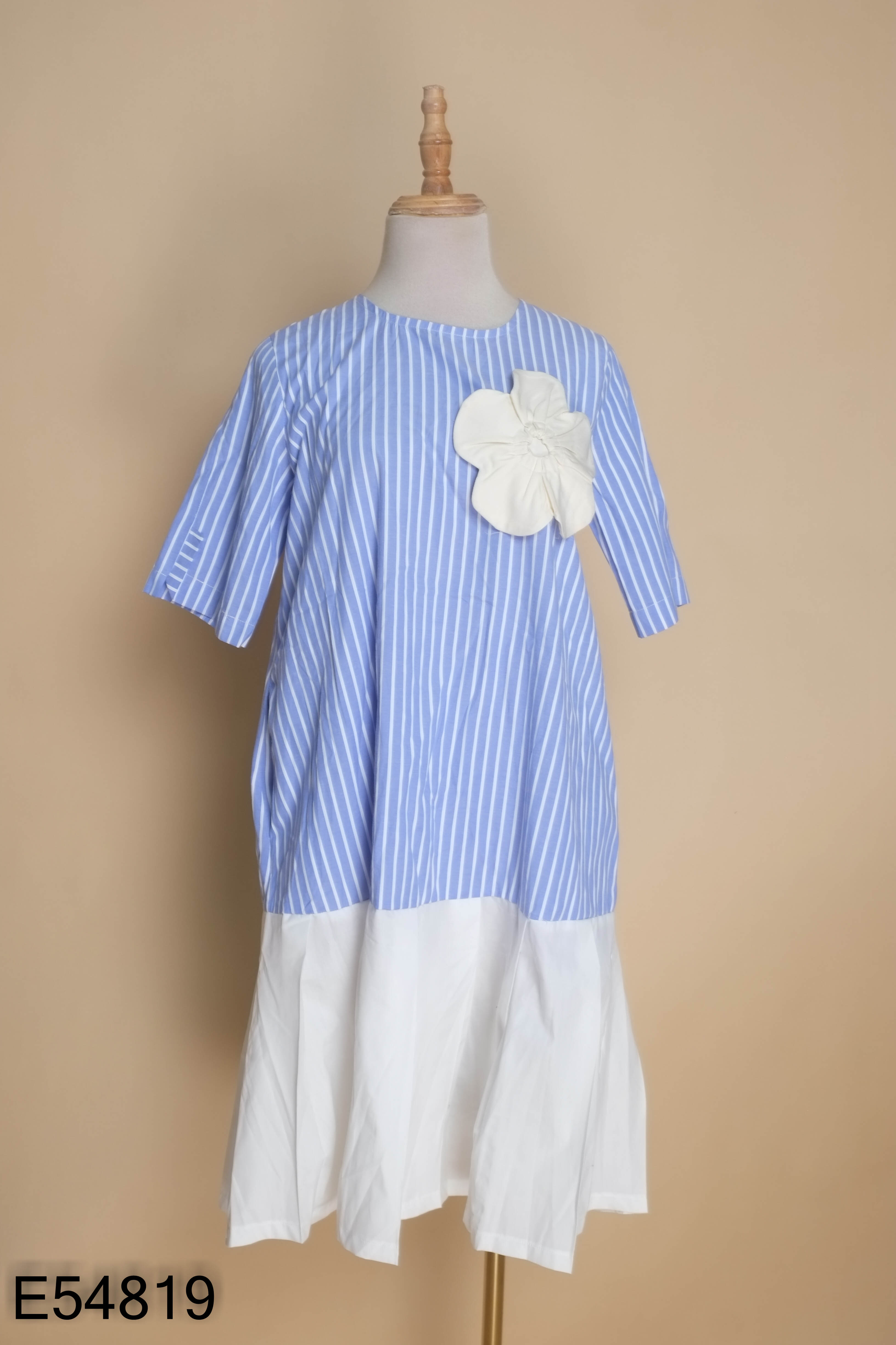 Váy xanh sọc trắng NH CLOTHING họa tiết hoa