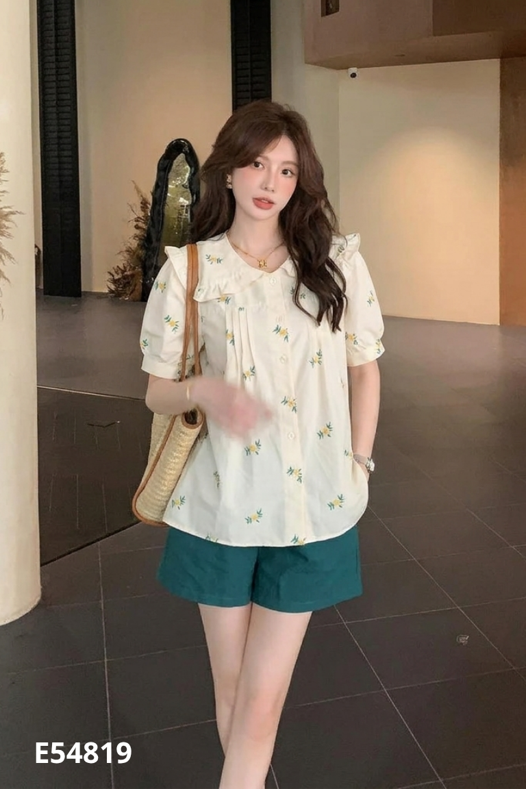 Set Áo nữ be kem họa tiết + Quần short xanh