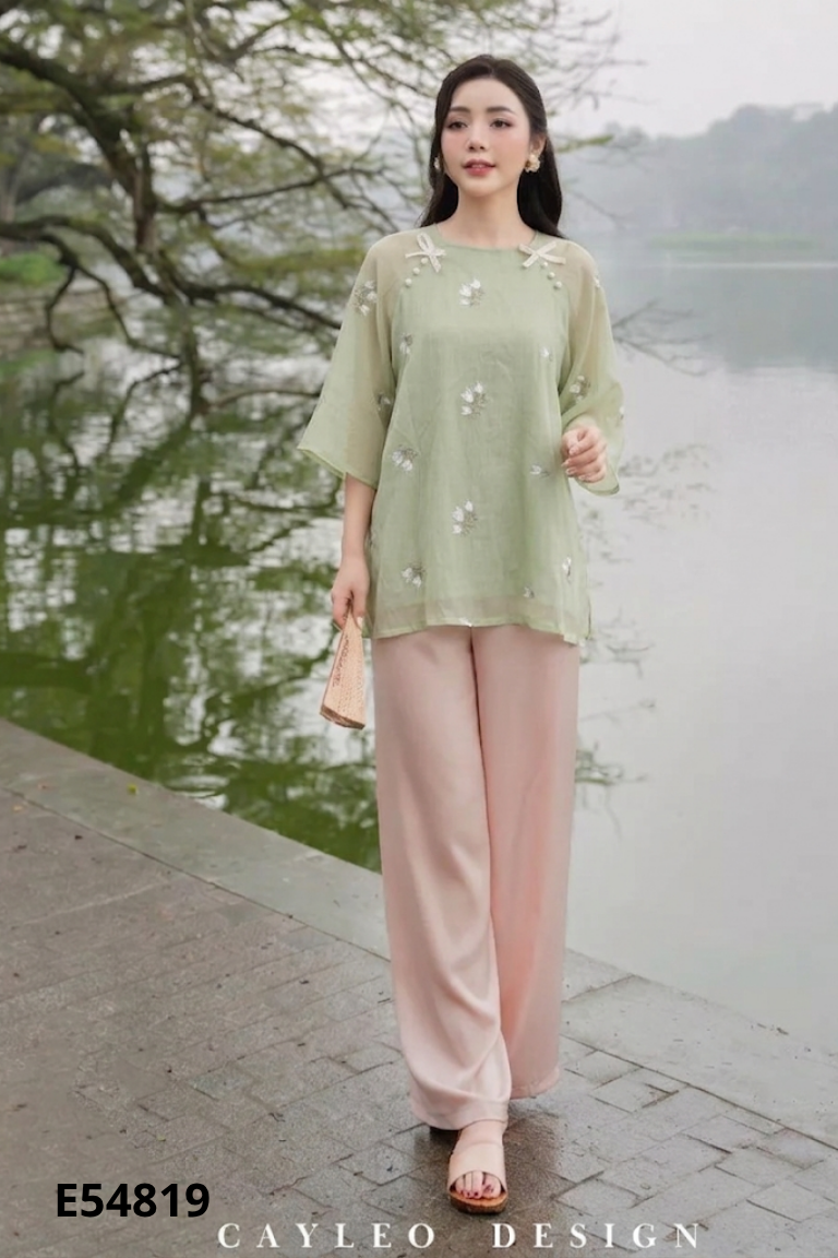 NEWTAG Áo voan tơ xanh cốm họa tiết cách tân