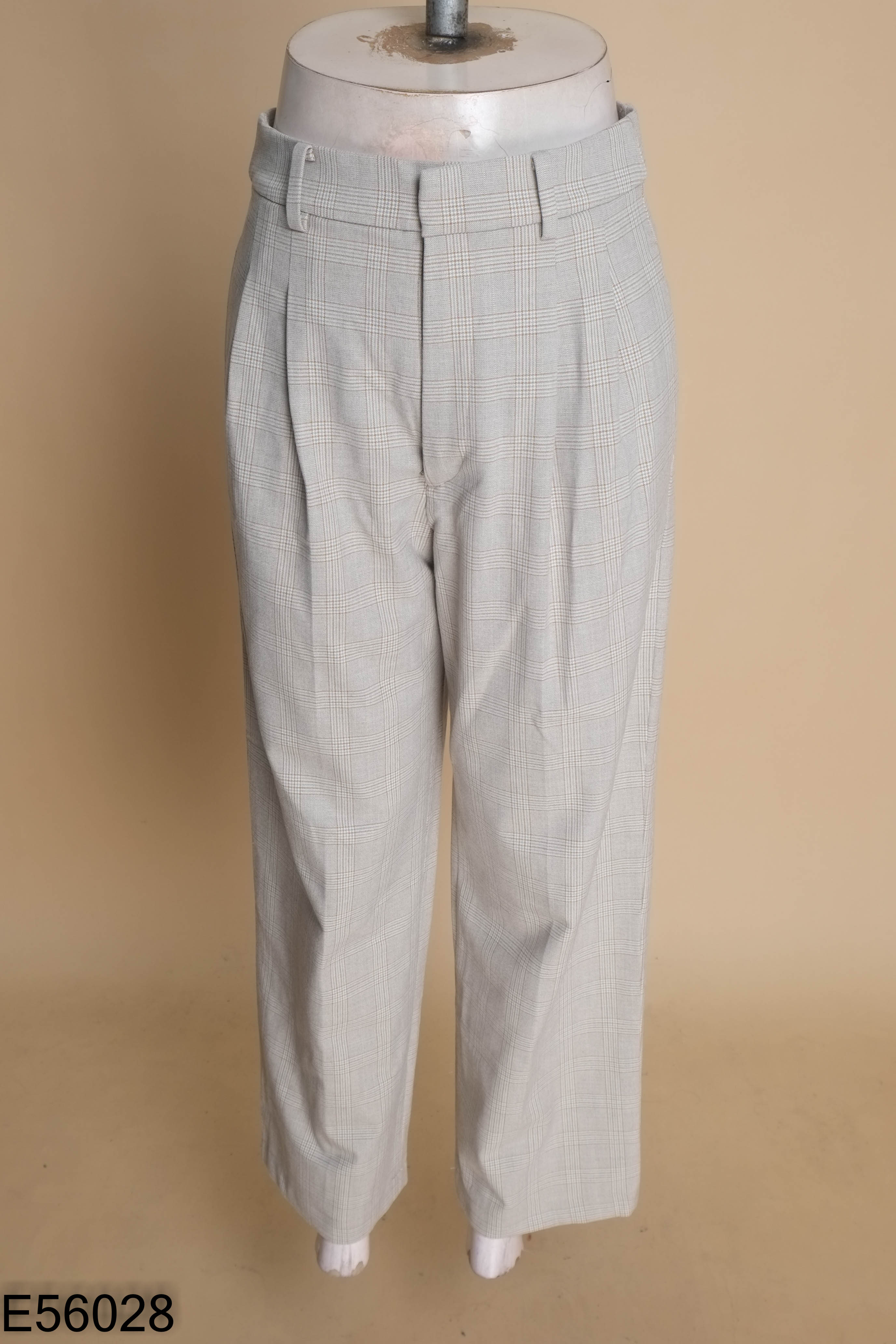 Quần UNIQLO be kẻ