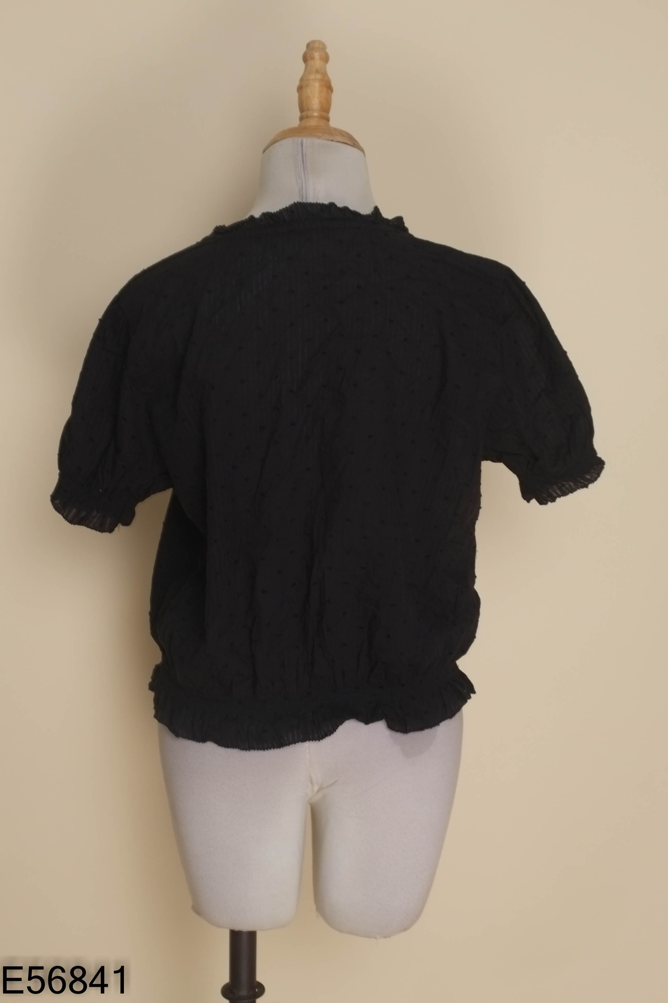 Áo UNIQLO đen mix bèo