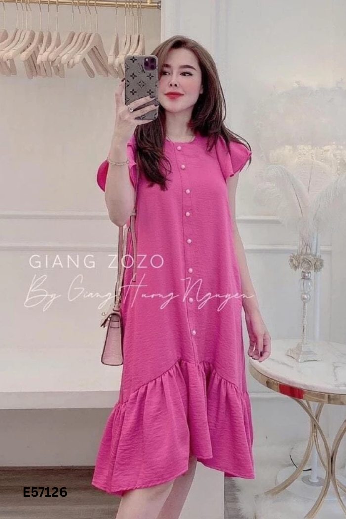 Váy lụa hồng bèo