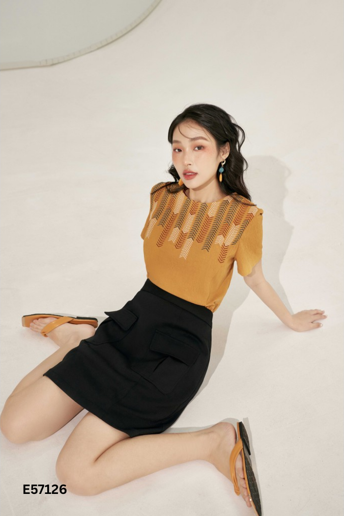 Áo ADORE DRESS vàng thêu họa tiết