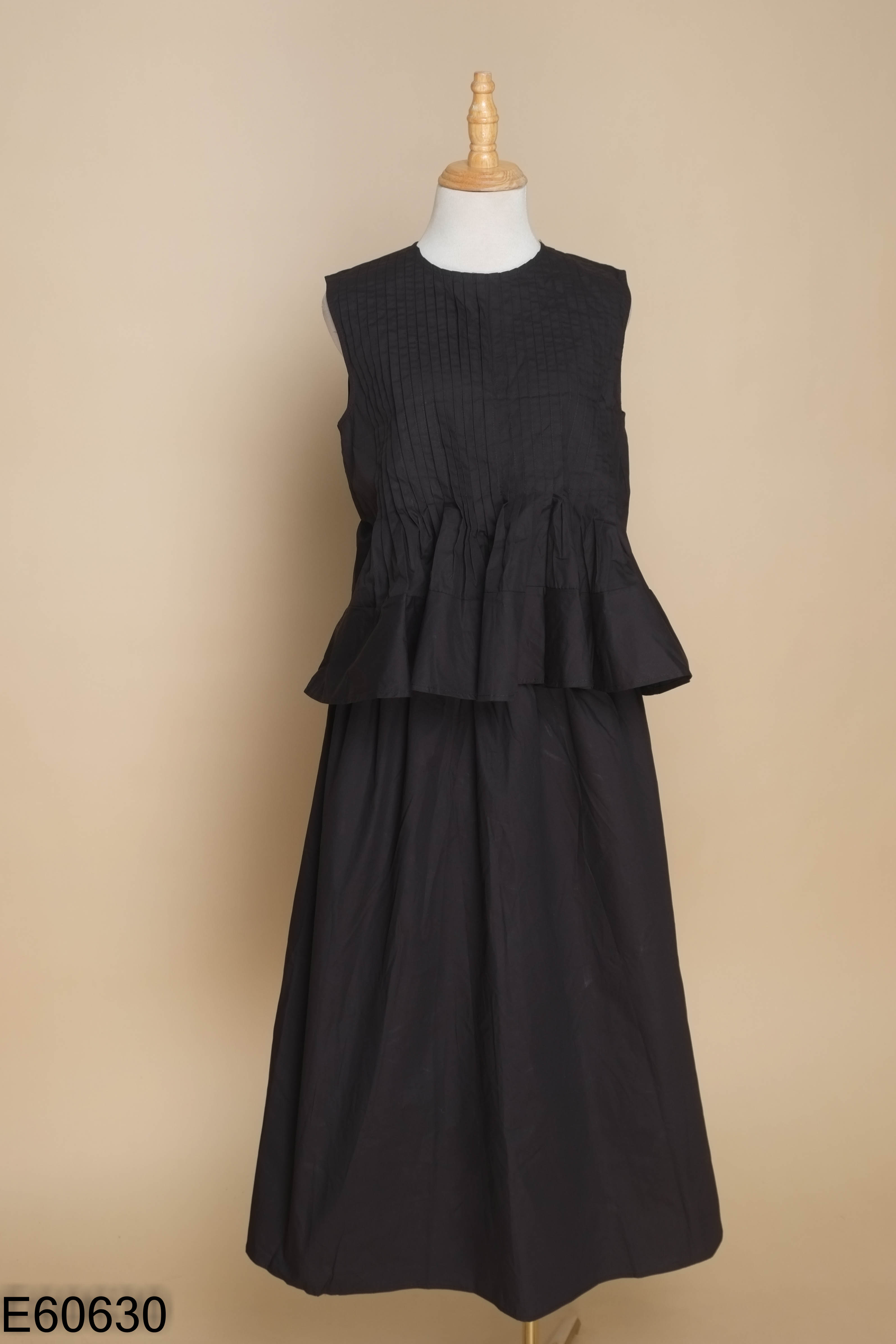 NEWTAG Set VERO MODA đen áo kiểu + chân váy