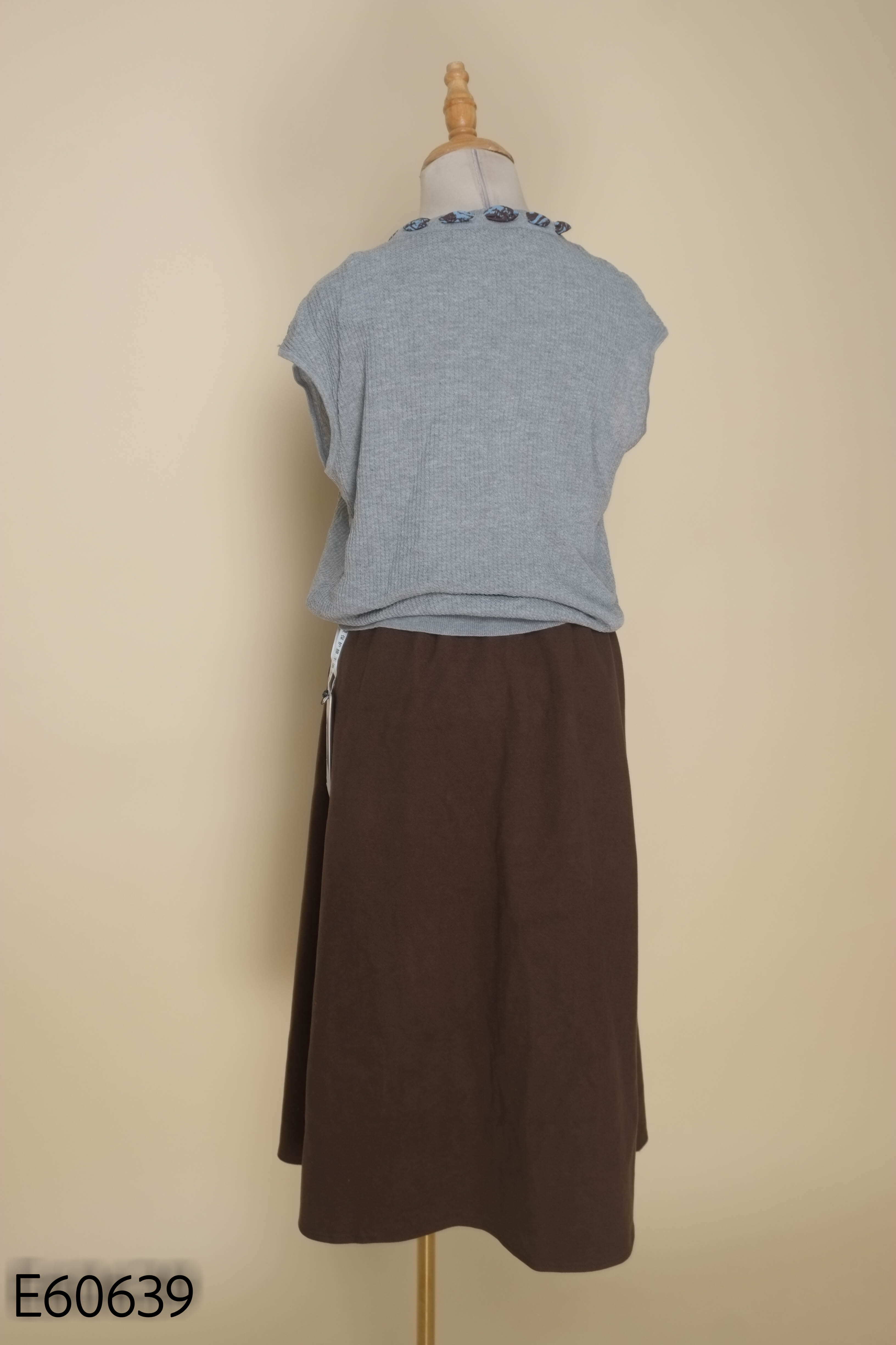 NEWTAG set len ghi+váy dạ nâu