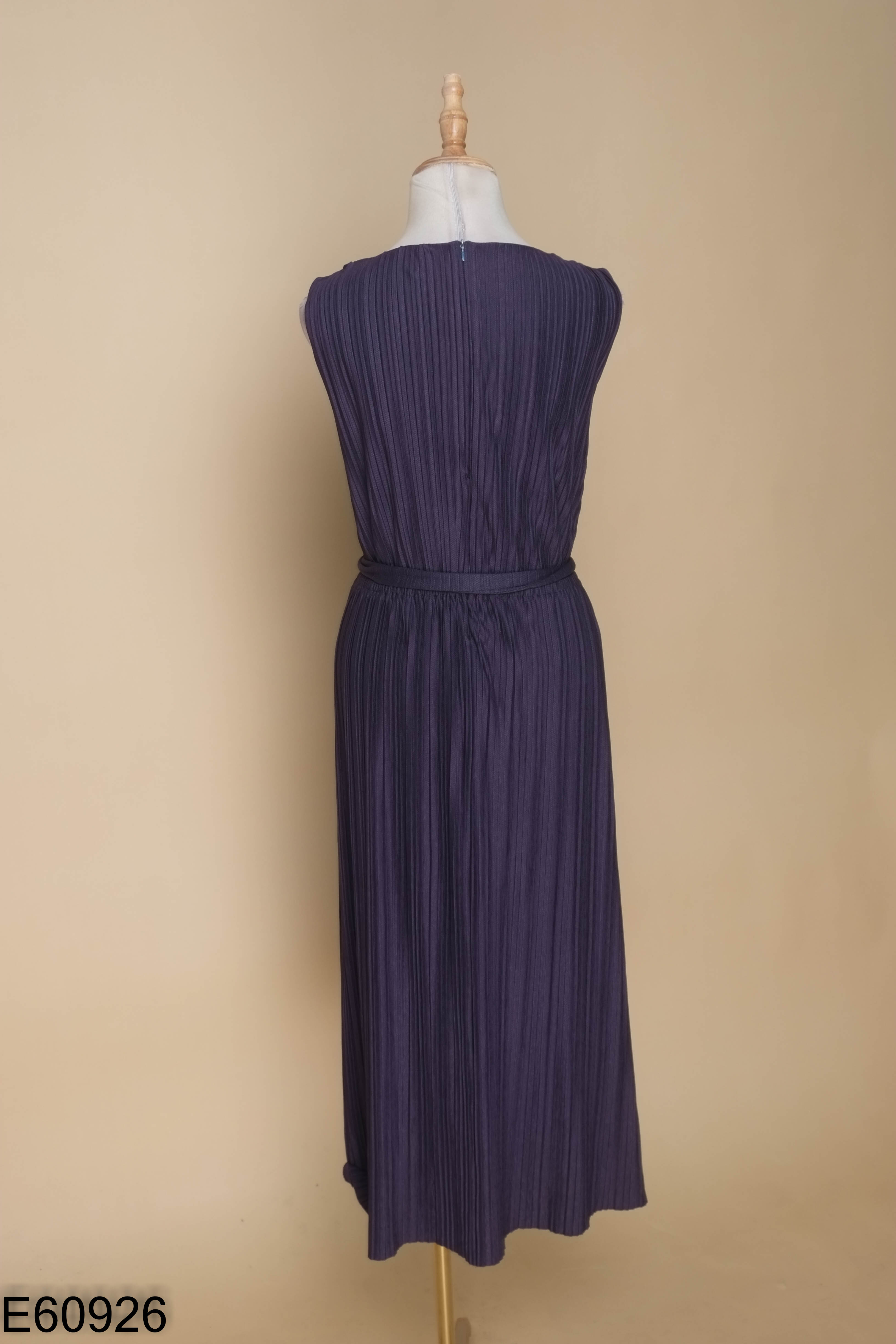 Váy TOPSHOP xanh than xếp ly