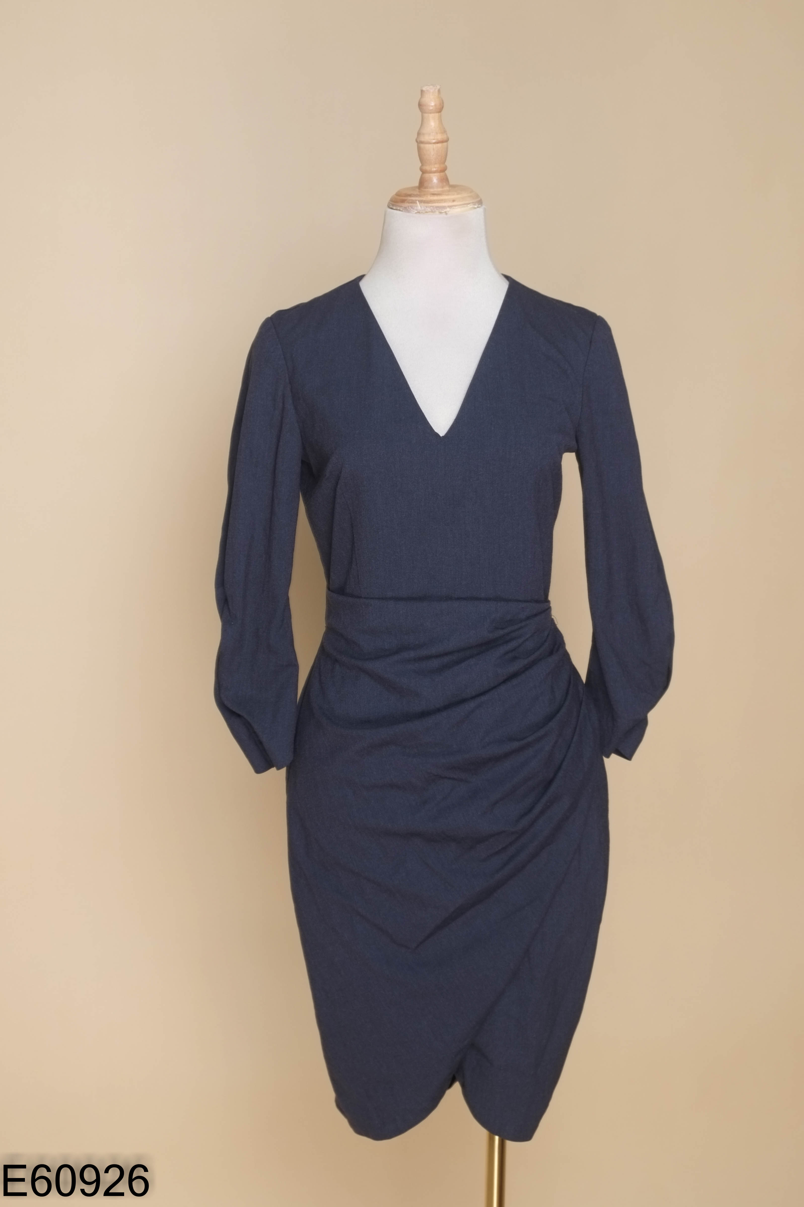 Váy ZARA xanh than cổ V