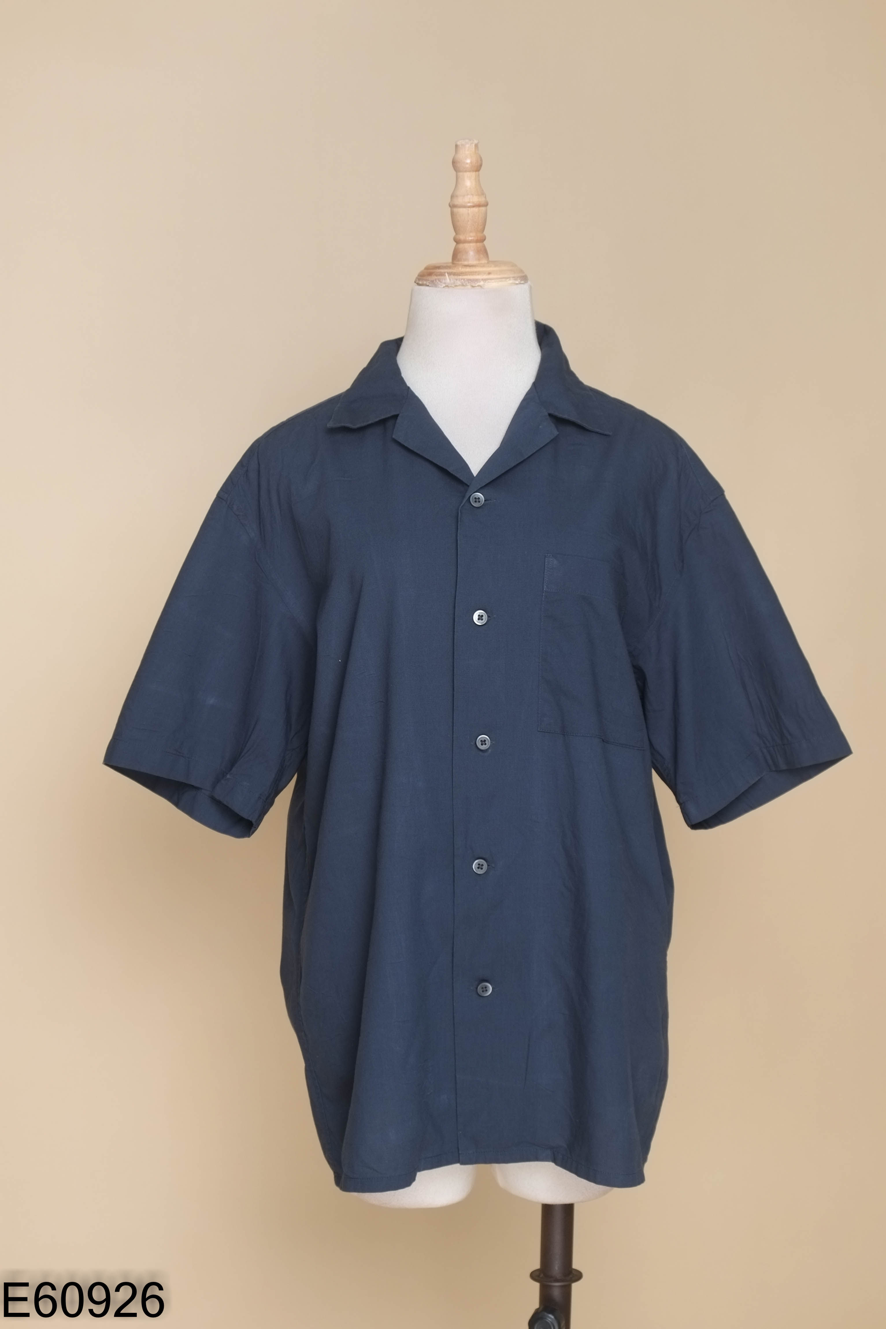 Áo UNIQLO sơ mi xanh than